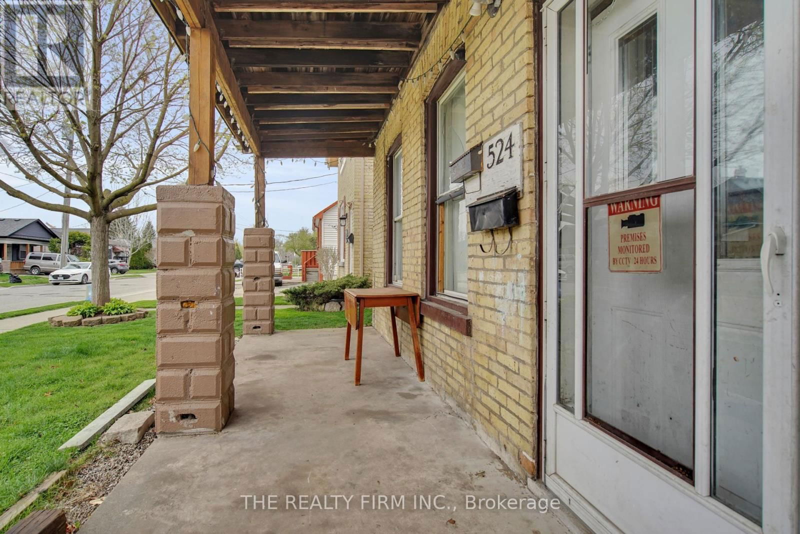 524 SIMCOE STREET Image 4
