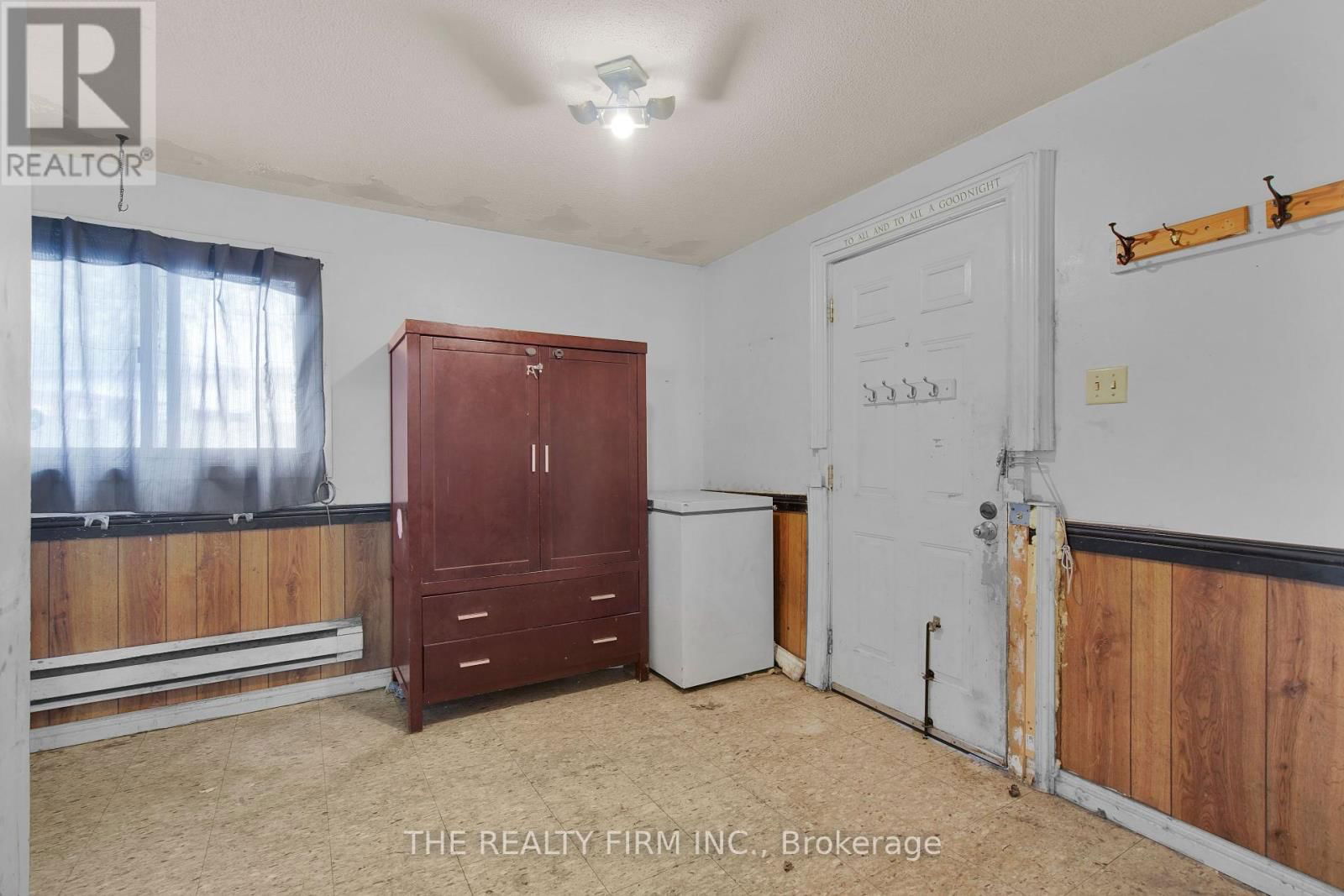 524 SIMCOE STREET Image 6