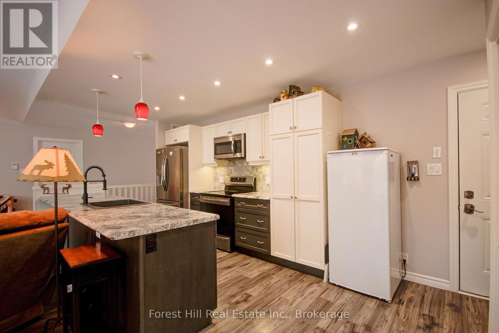 144 PINERIDGE GATE Image 12