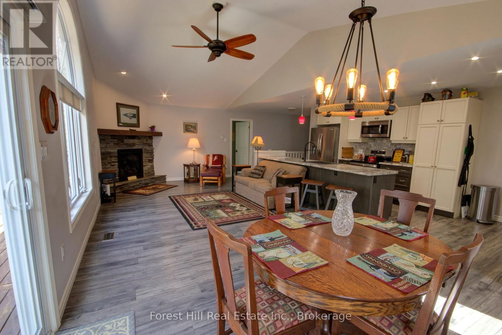 144 PINERIDGE GATE Image 15