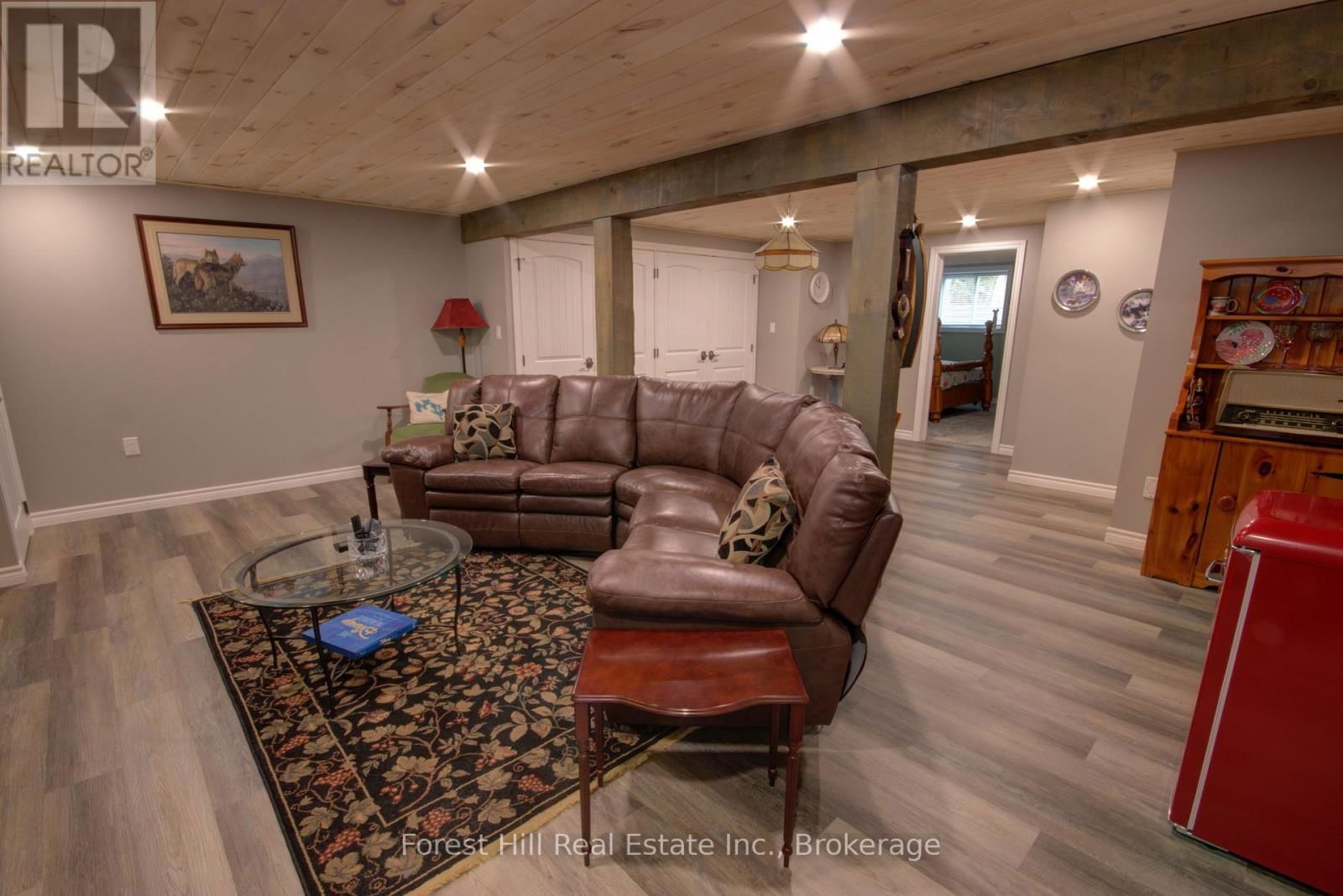 144 PINERIDGE GATE Image 25