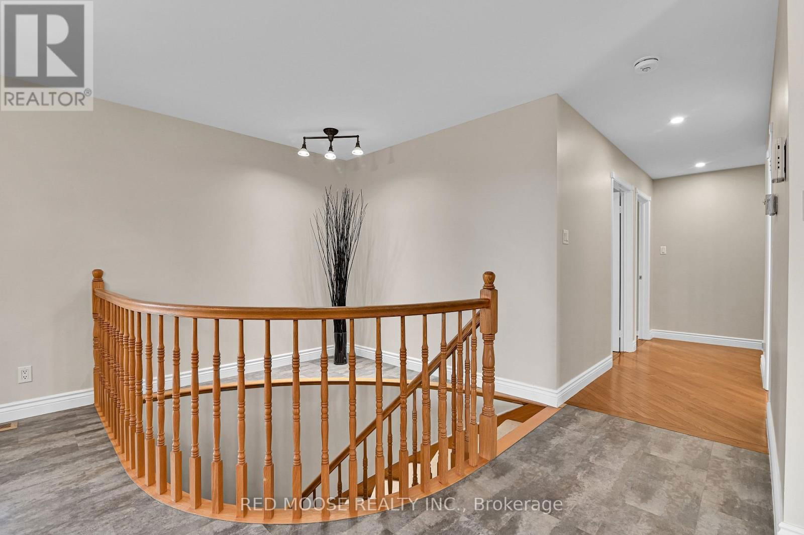 9859 RUSSELL ROAD Image 13