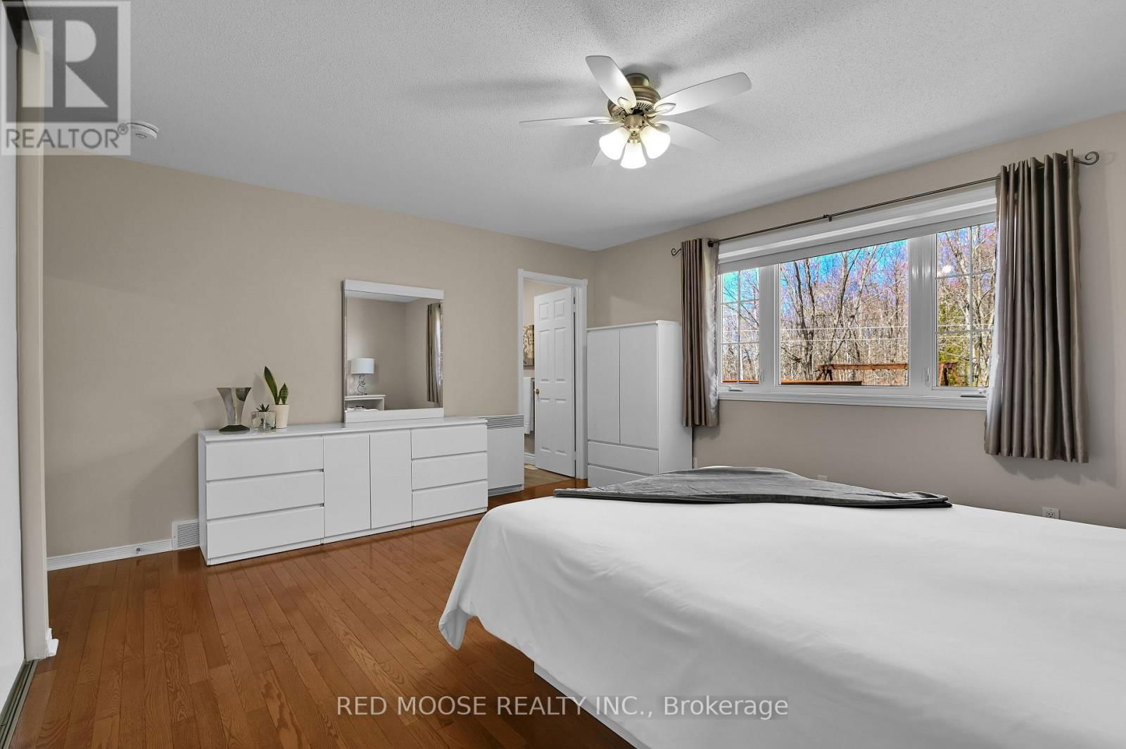 9859 RUSSELL ROAD Image 16
