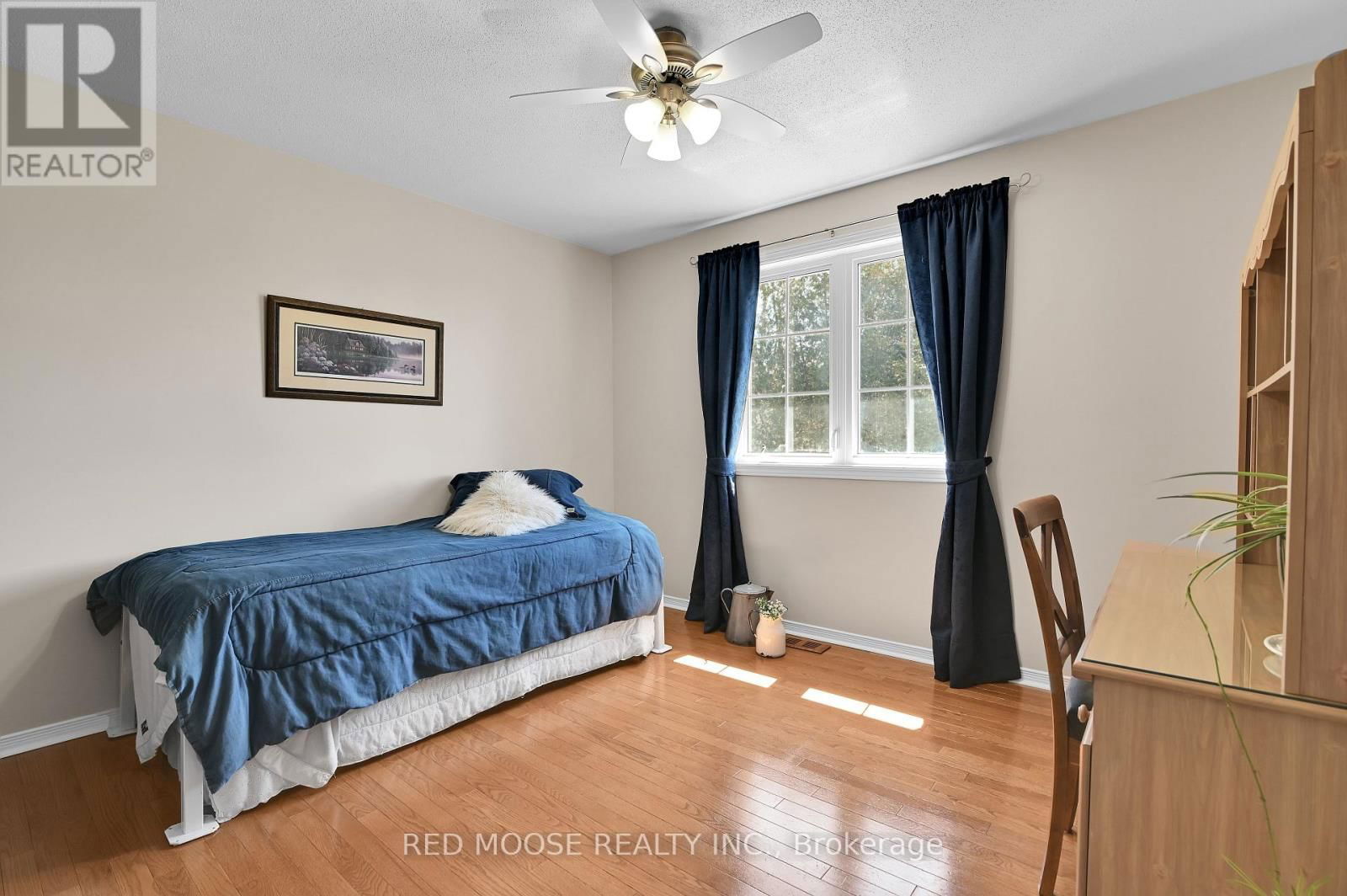 9859 RUSSELL ROAD Image 21