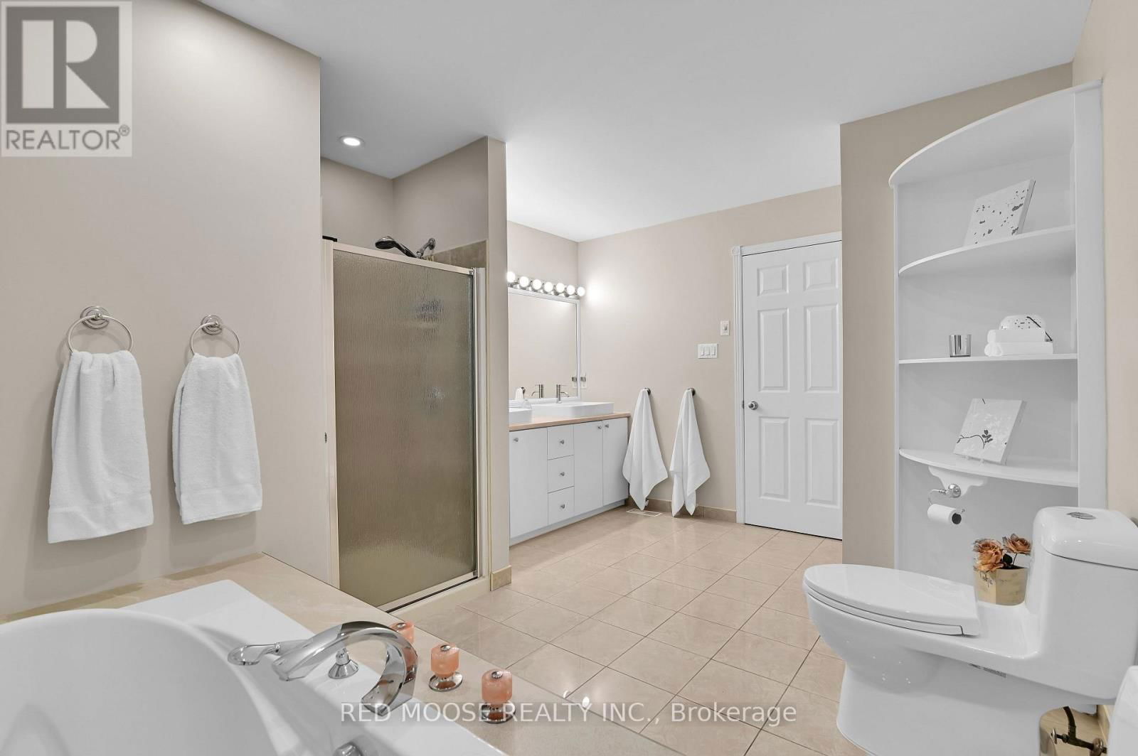 9859 RUSSELL ROAD Image 23