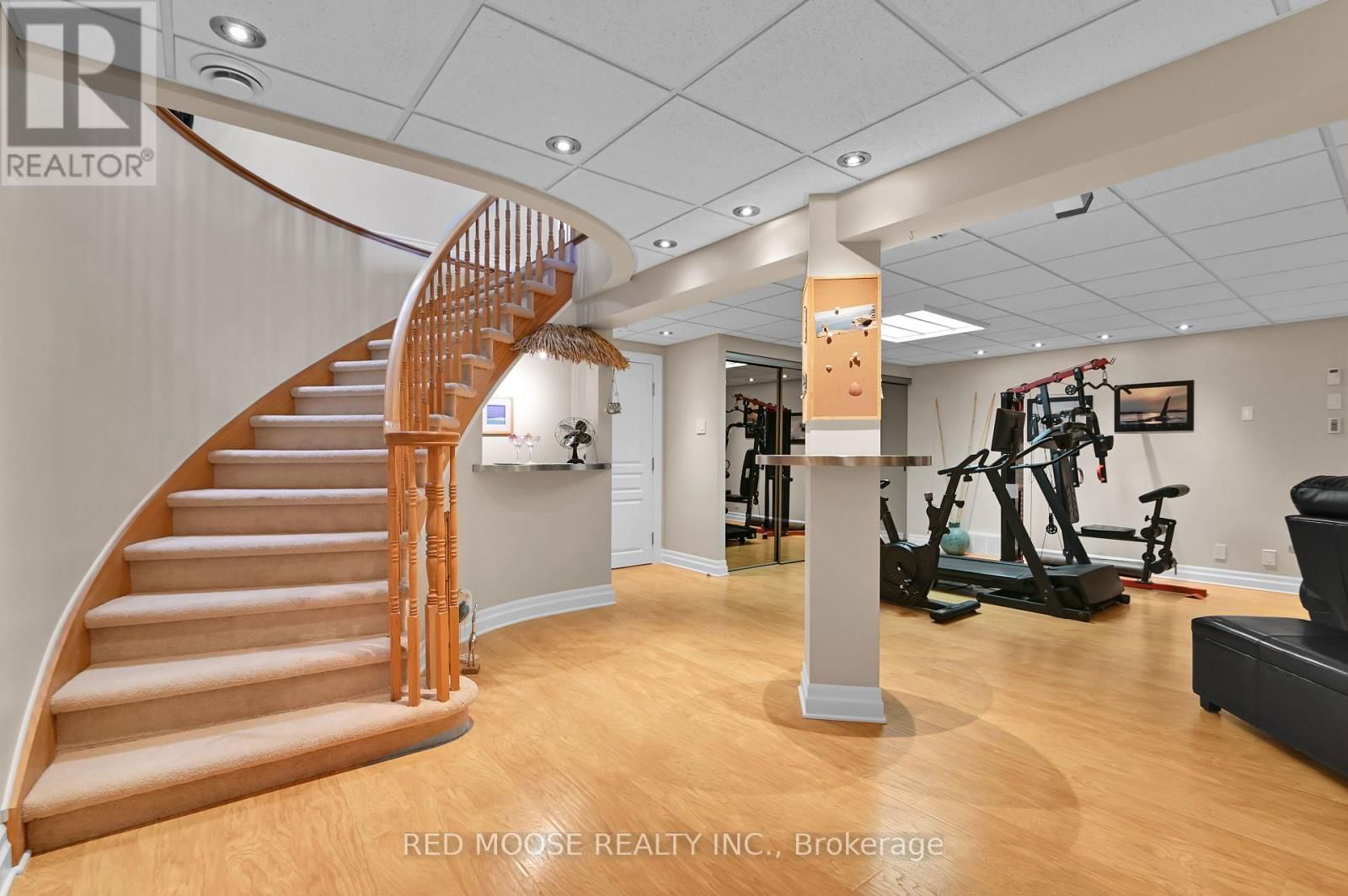 9859 RUSSELL ROAD Image 25