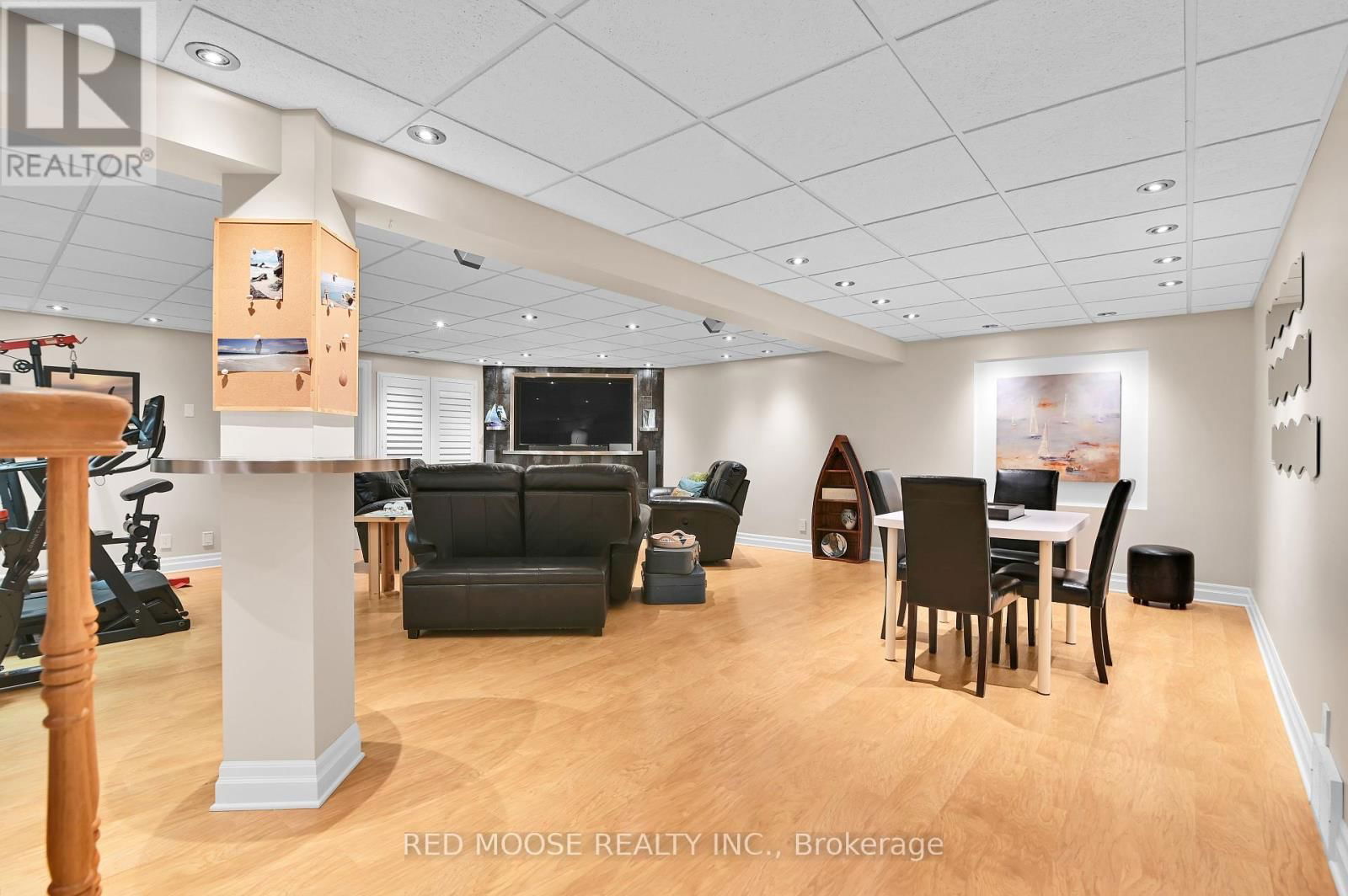 9859 RUSSELL ROAD Image 26