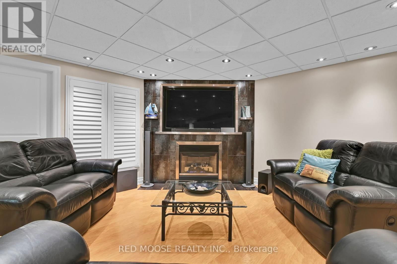 9859 RUSSELL ROAD Image 28