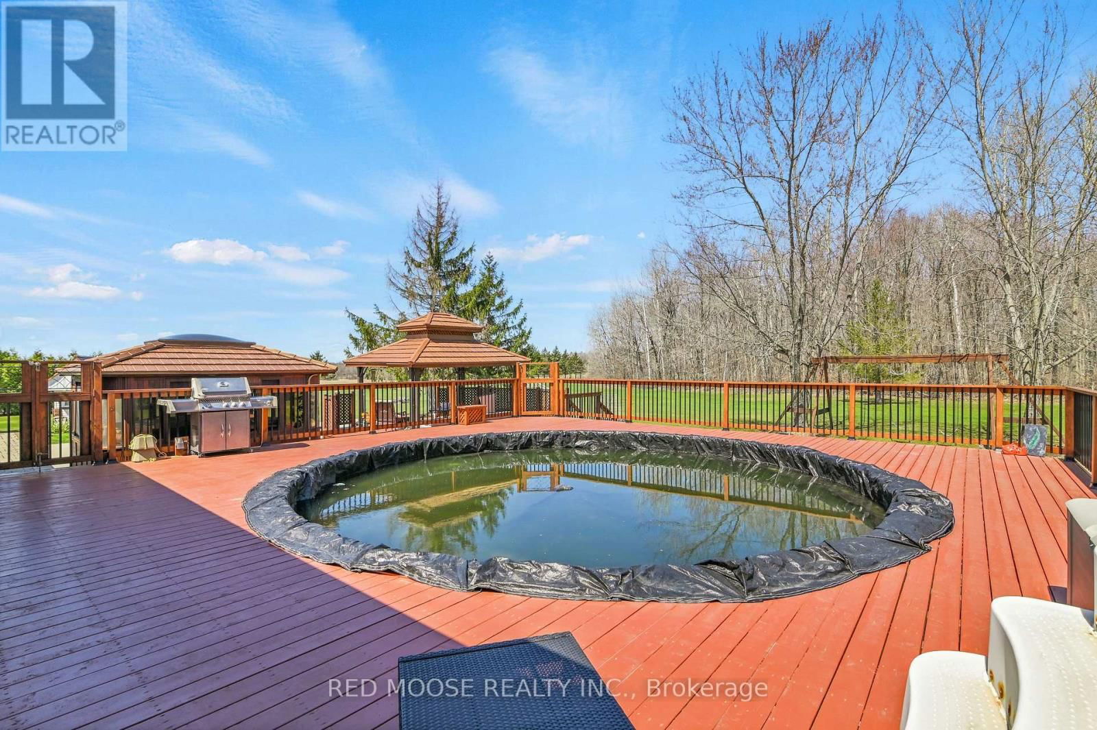 9859 RUSSELL ROAD Image 37