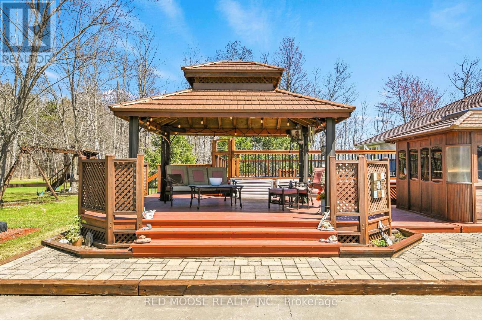 9859 RUSSELL ROAD Image 39