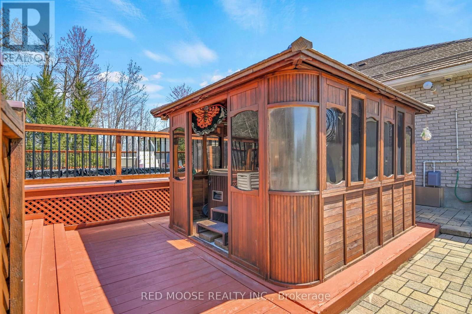 9859 RUSSELL ROAD Image 40