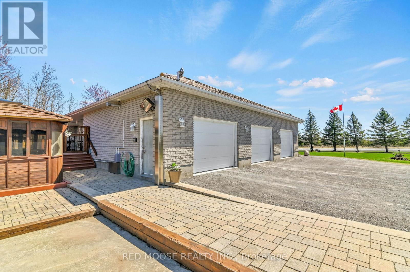 9859 RUSSELL ROAD Image 44