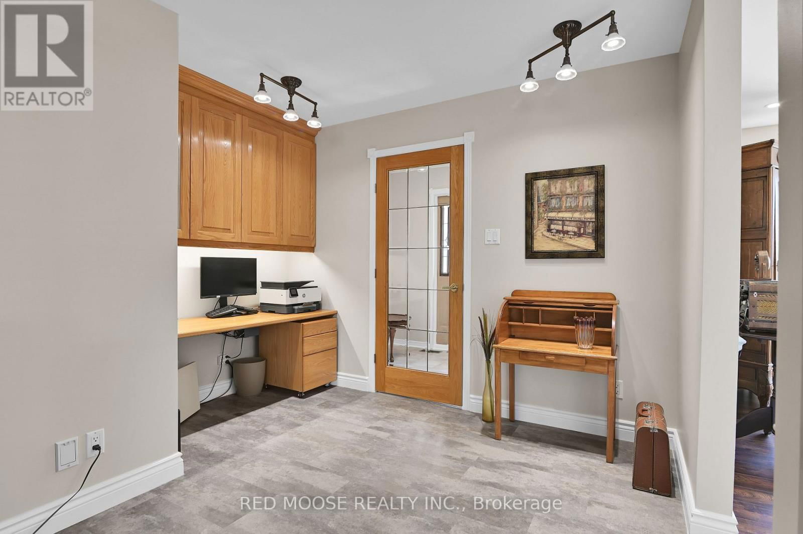 9859 RUSSELL ROAD Image 6