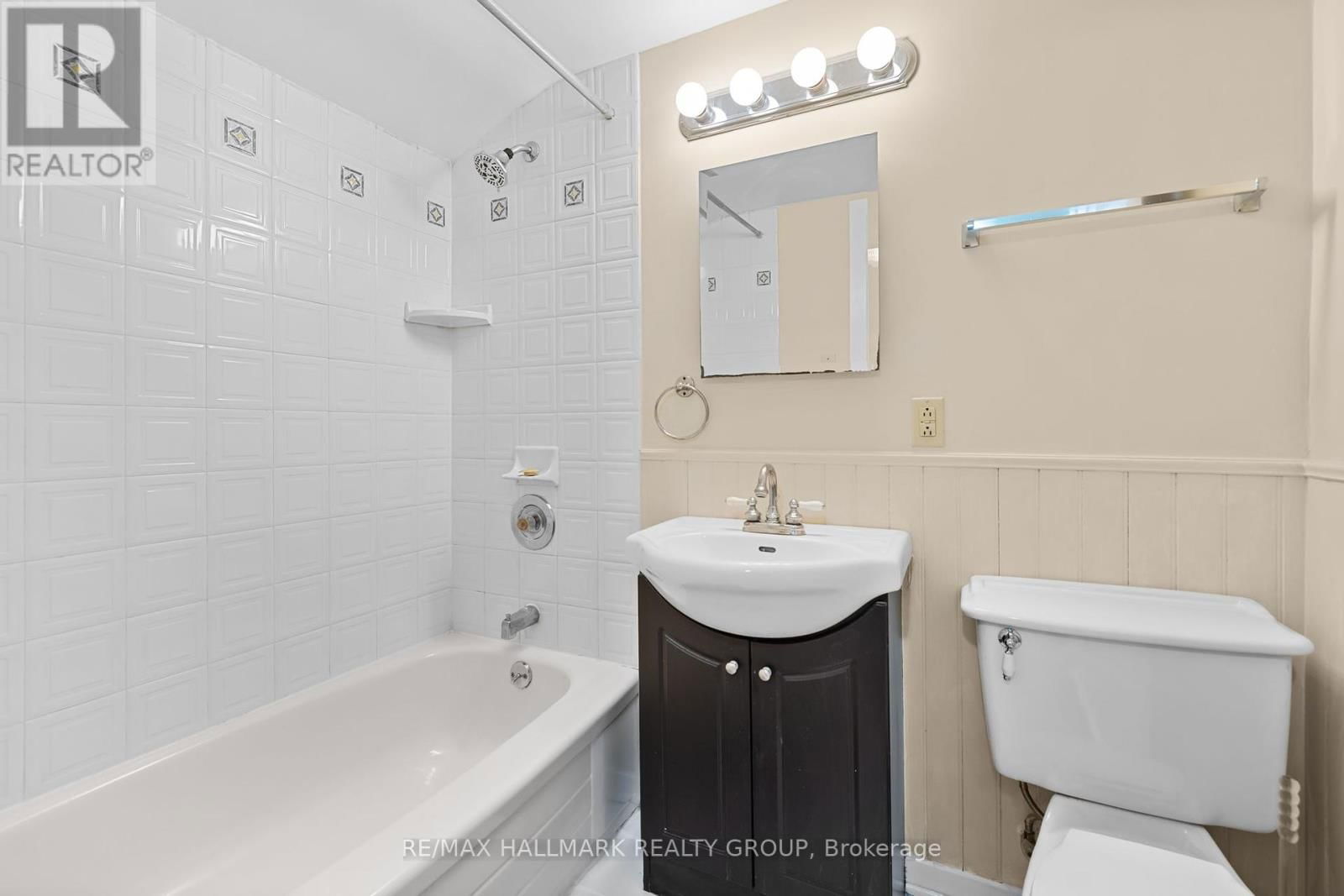 1422 GOTH AVENUE Image 12
