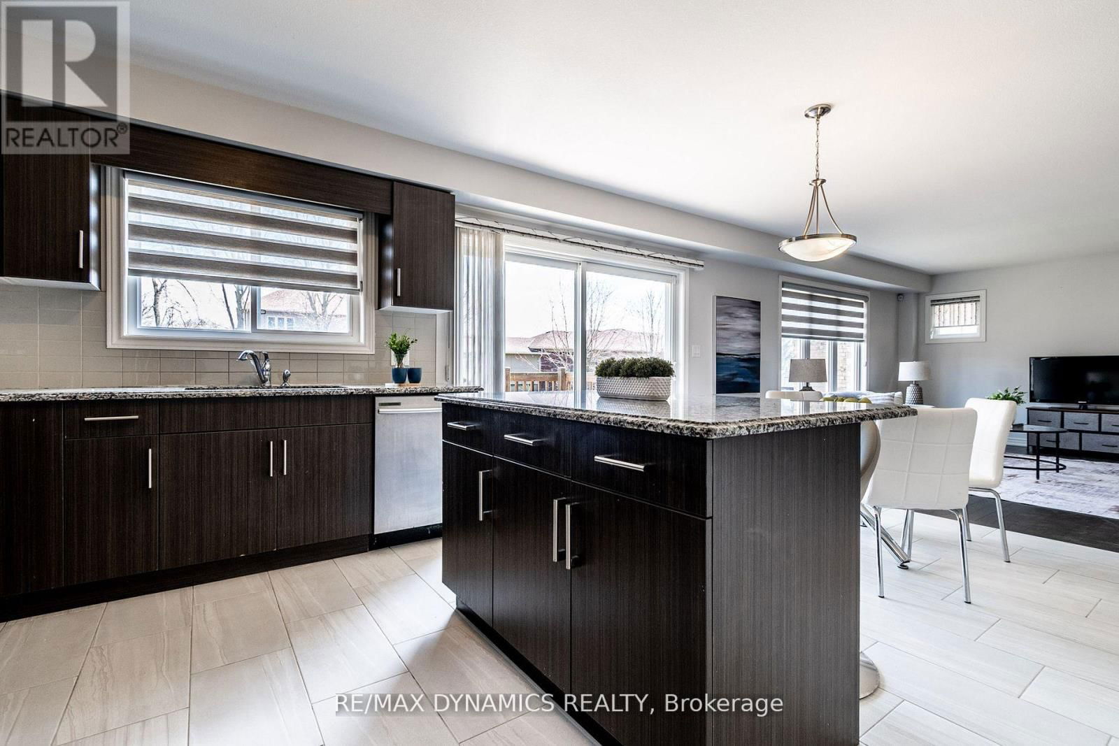 34 CROW STREET Image 12