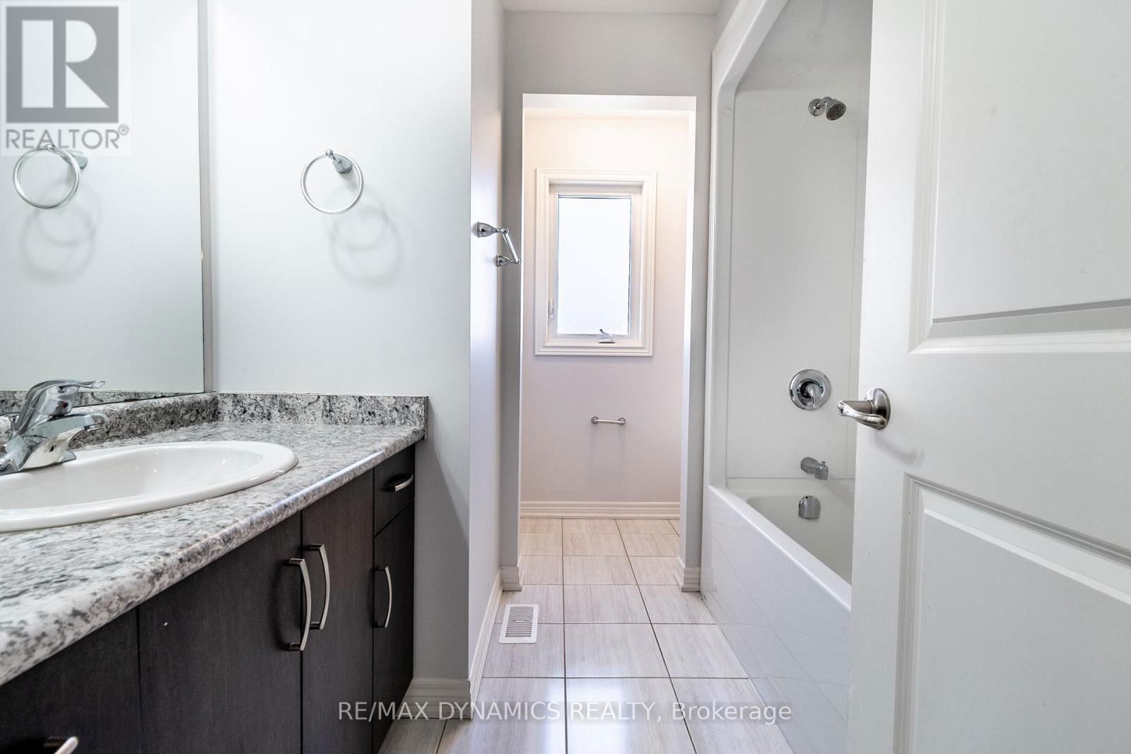 34 CROW STREET Image 30