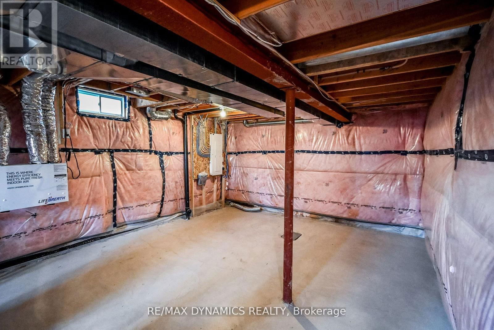 34 CROW STREET Image 38
