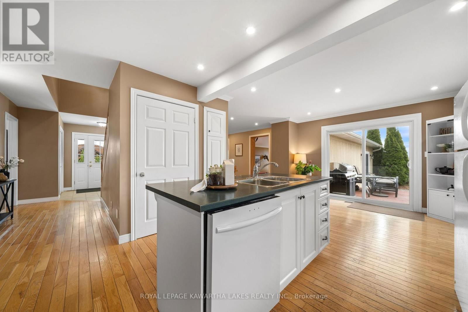 890 WOODVILLE ROAD Image 14