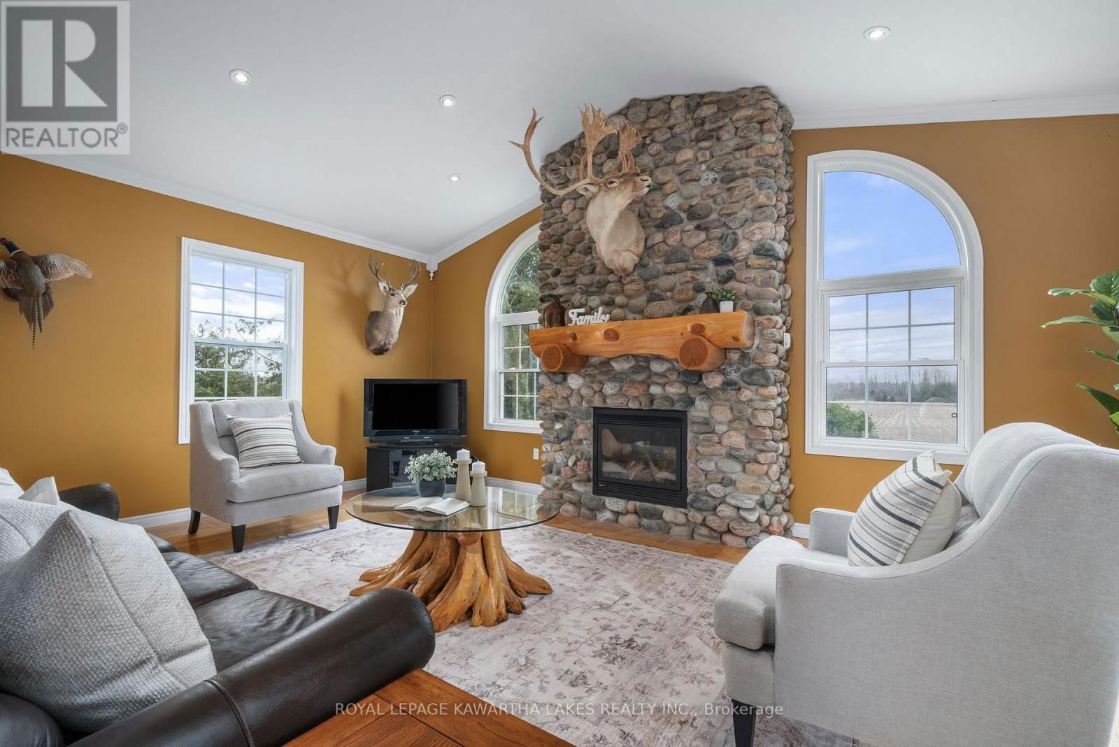 890 WOODVILLE ROAD Image 15