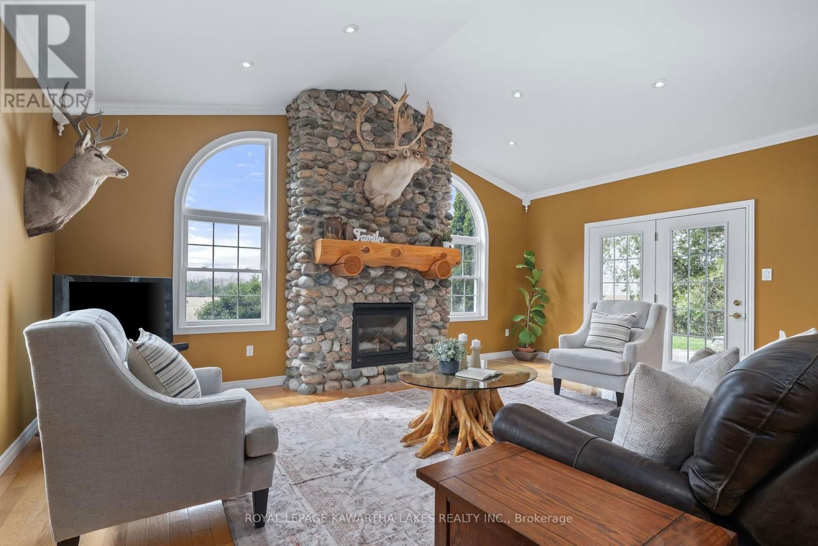 890 WOODVILLE ROAD Image 17