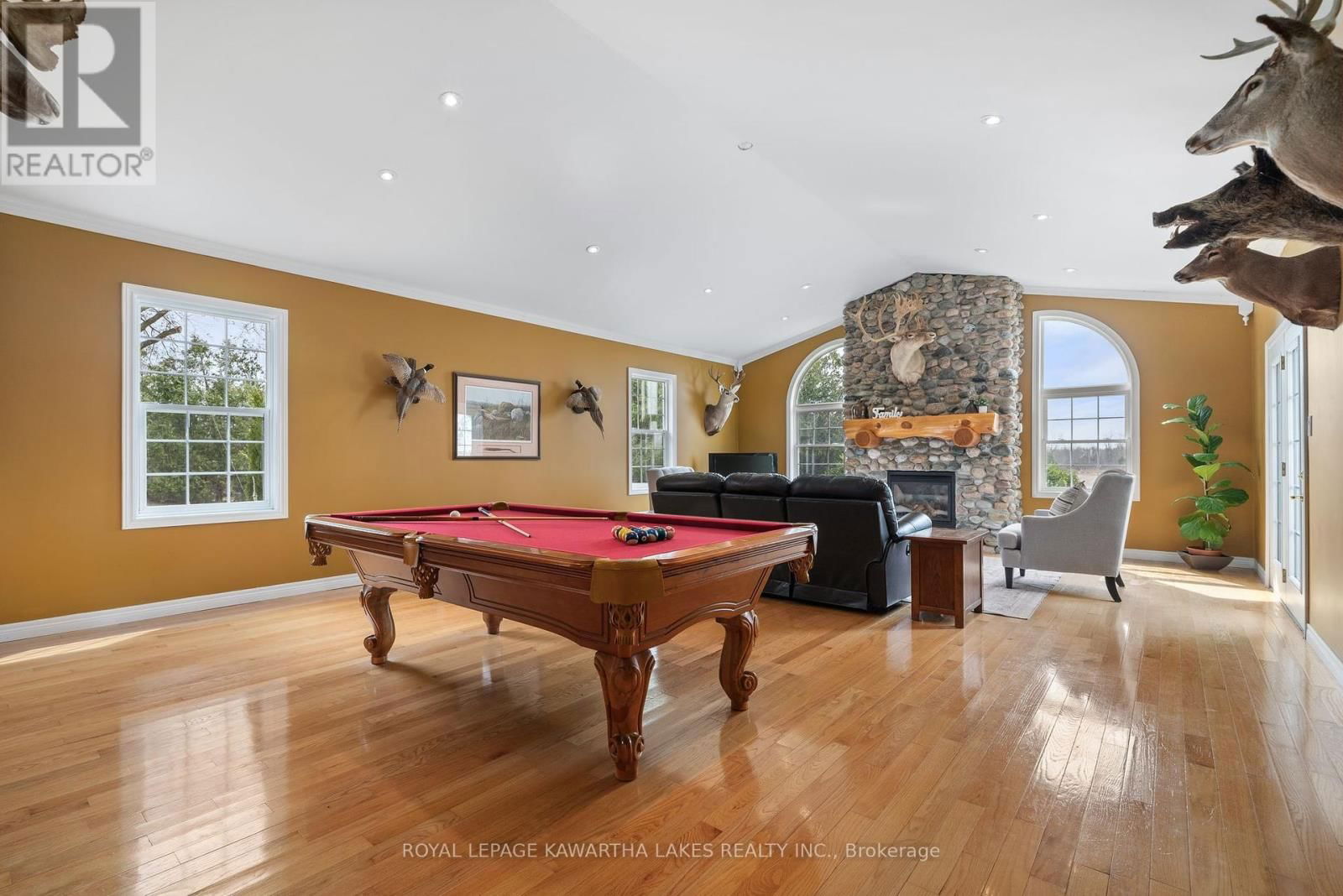 890 WOODVILLE ROAD Image 18