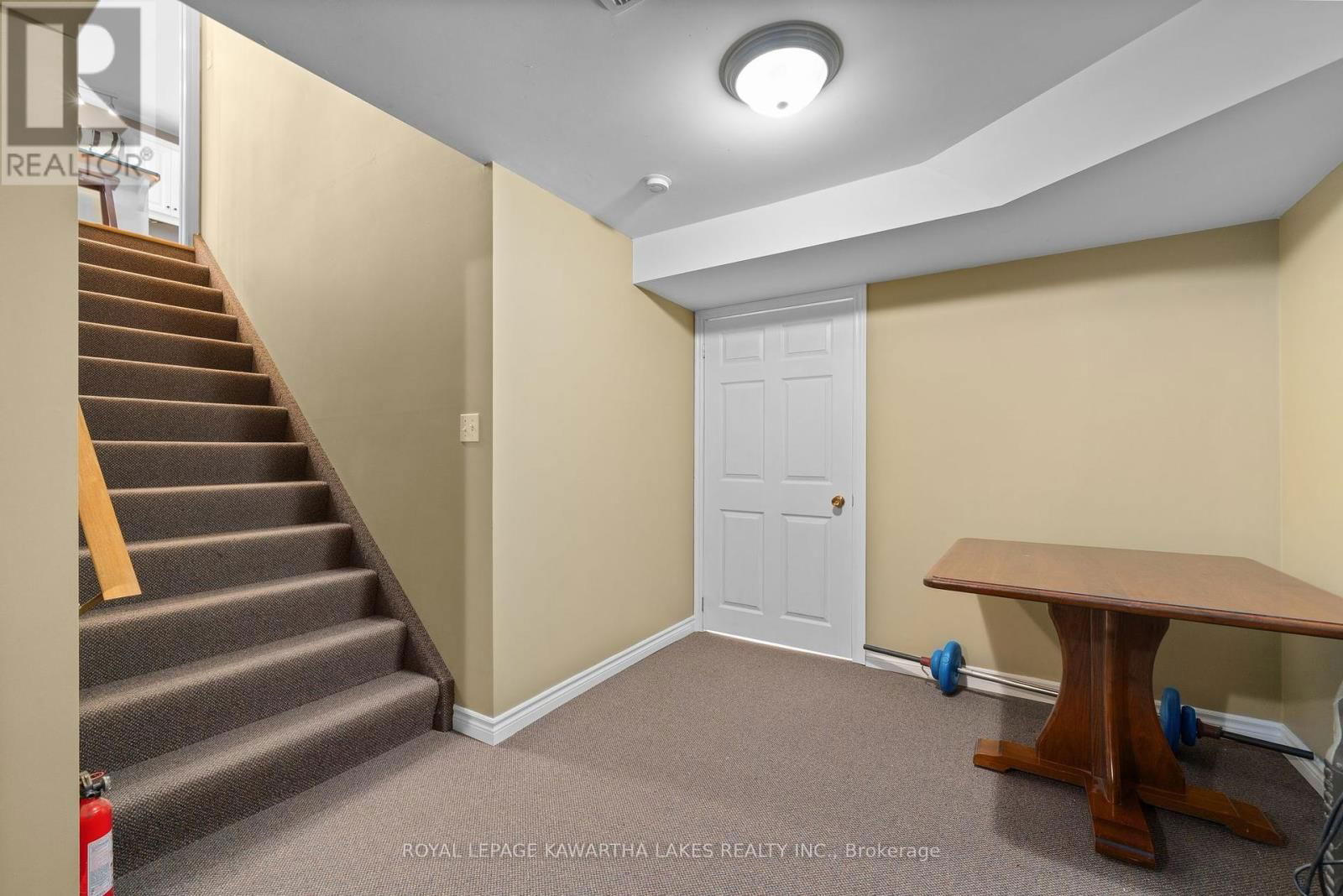 890 WOODVILLE ROAD Image 27