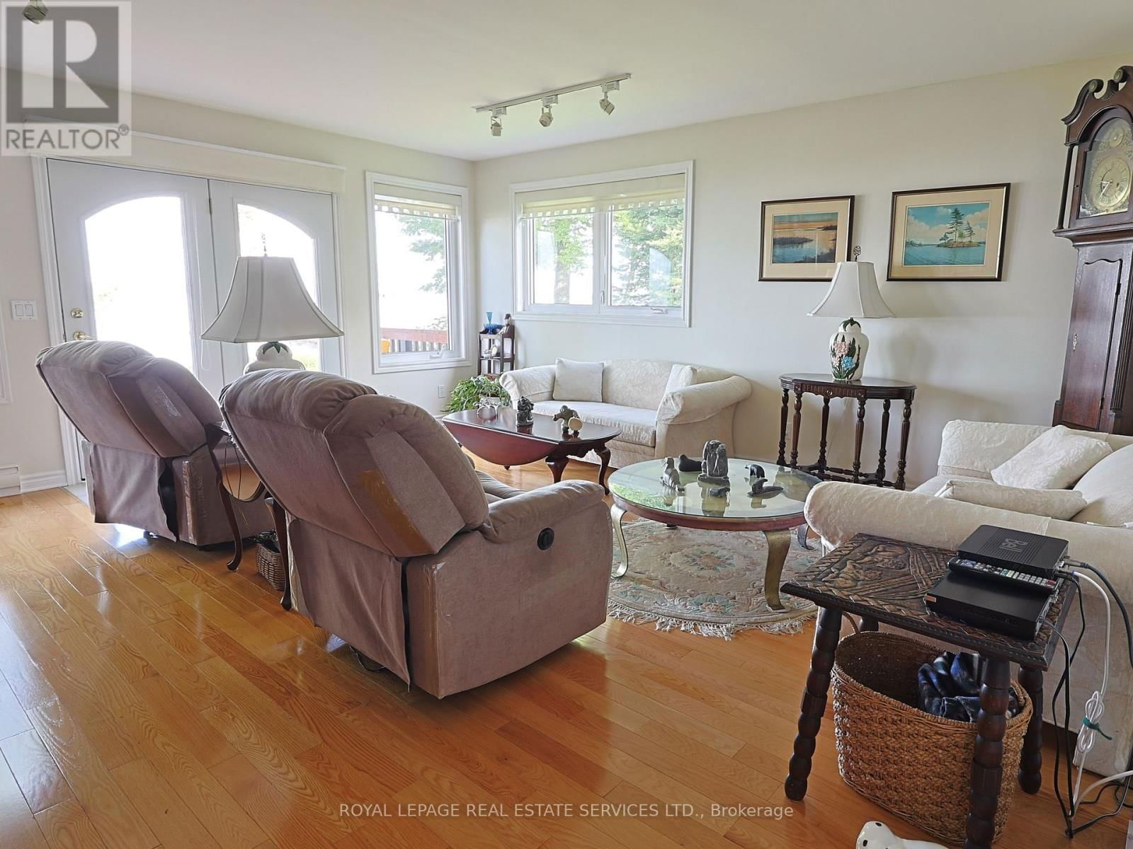 525 RIVERSIDE DRIVE Image 12