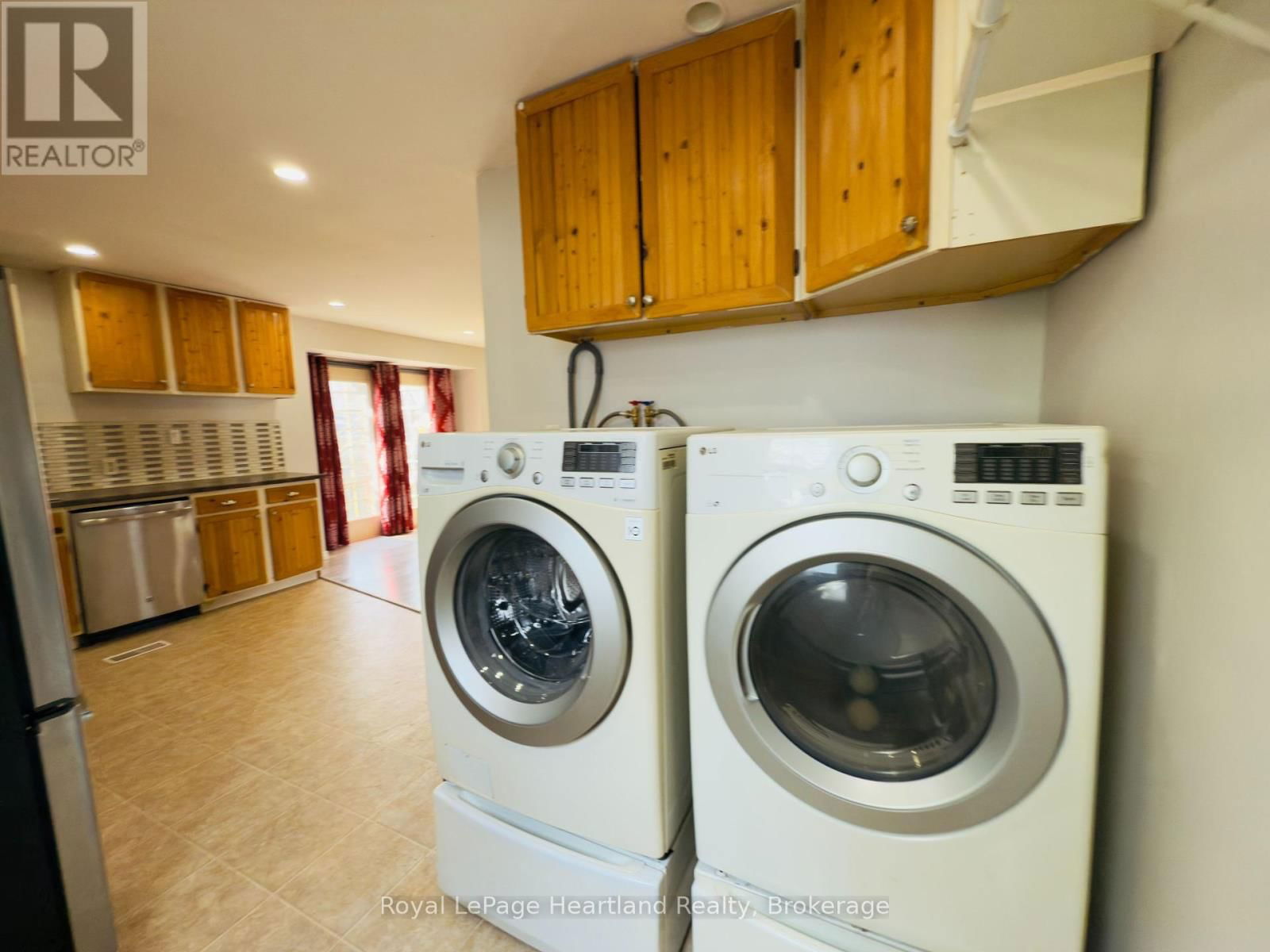 32 REGINA ROAD Image 10