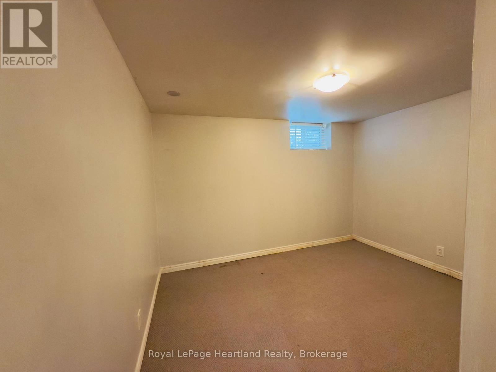 32 REGINA ROAD Image 14
