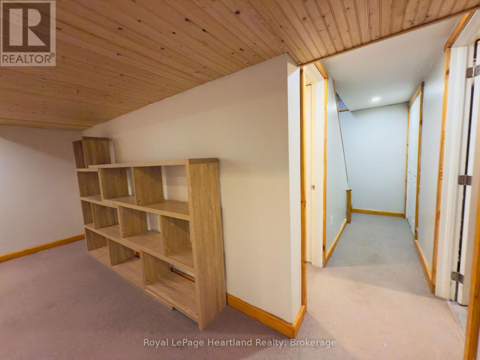 32 REGINA ROAD Image 17