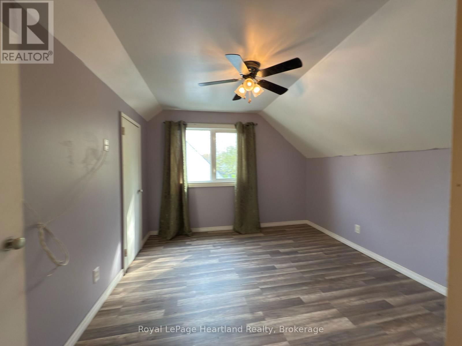 32 REGINA ROAD Image 19