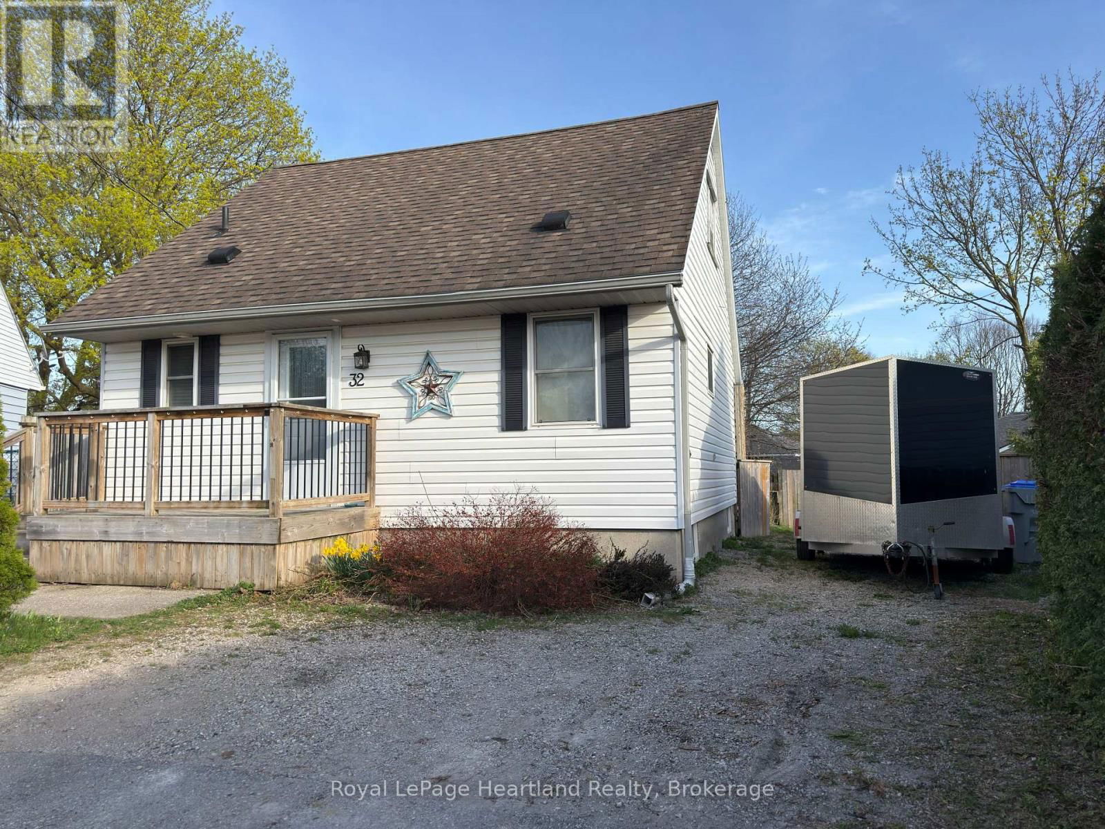 32 REGINA ROAD Image 2