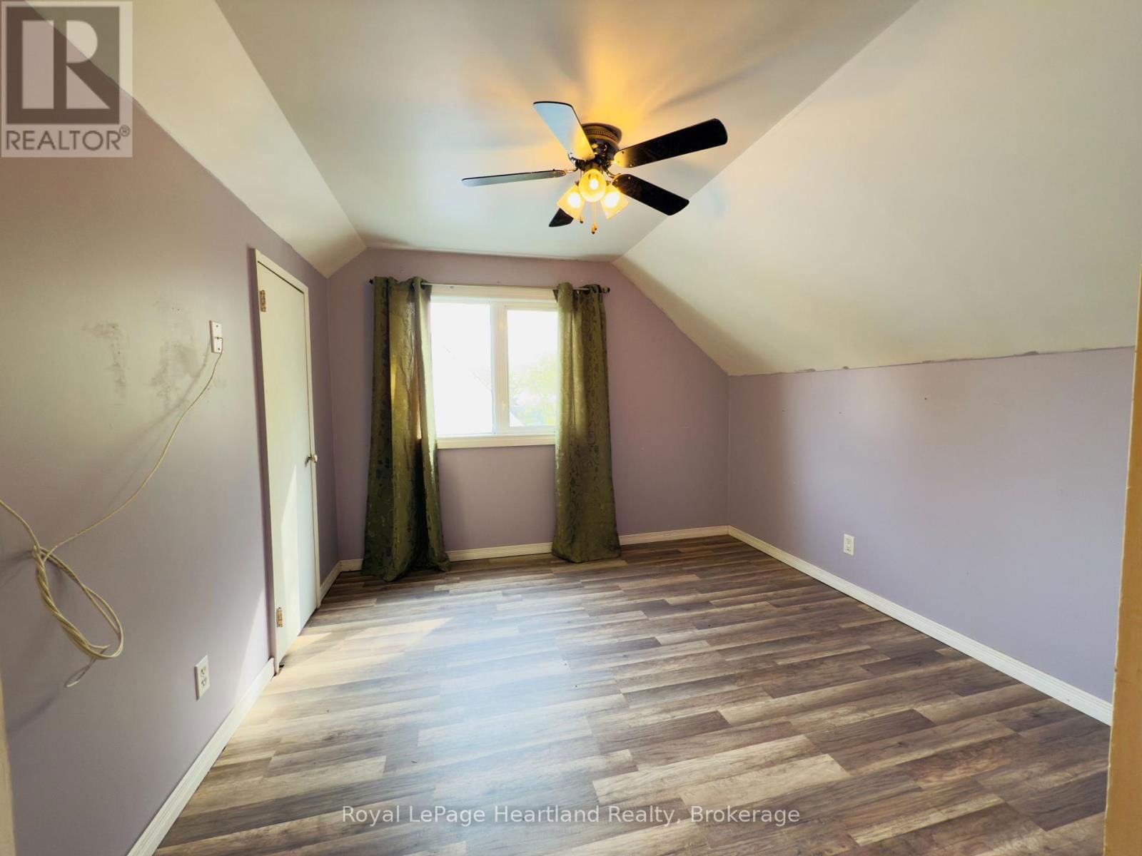 32 REGINA ROAD Image 21