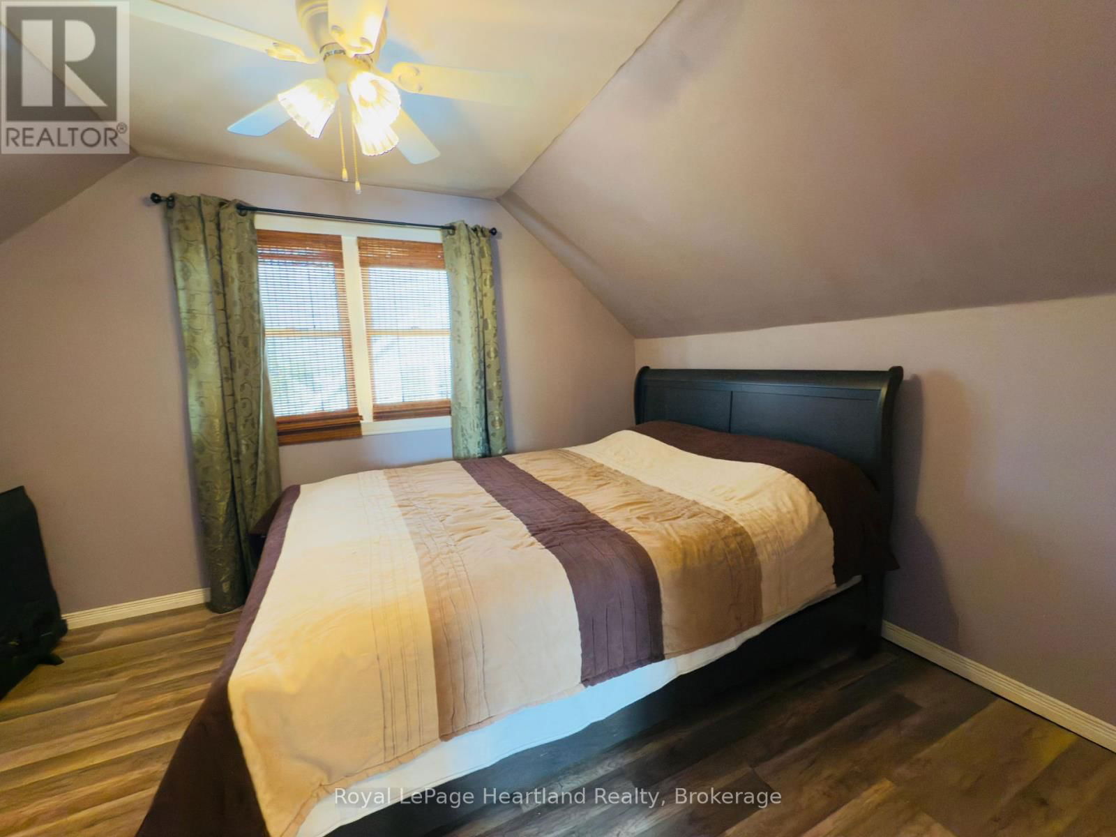 32 REGINA ROAD Image 22
