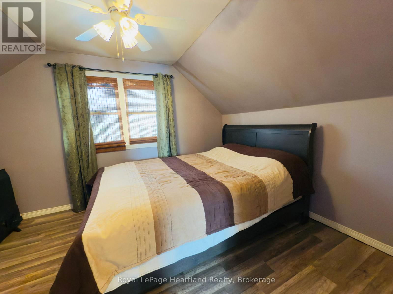 32 REGINA ROAD Image 23