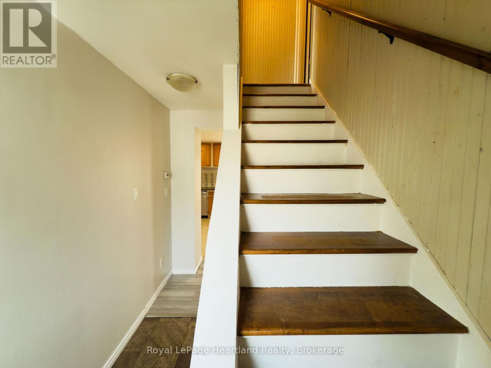 32 REGINA ROAD Image 25