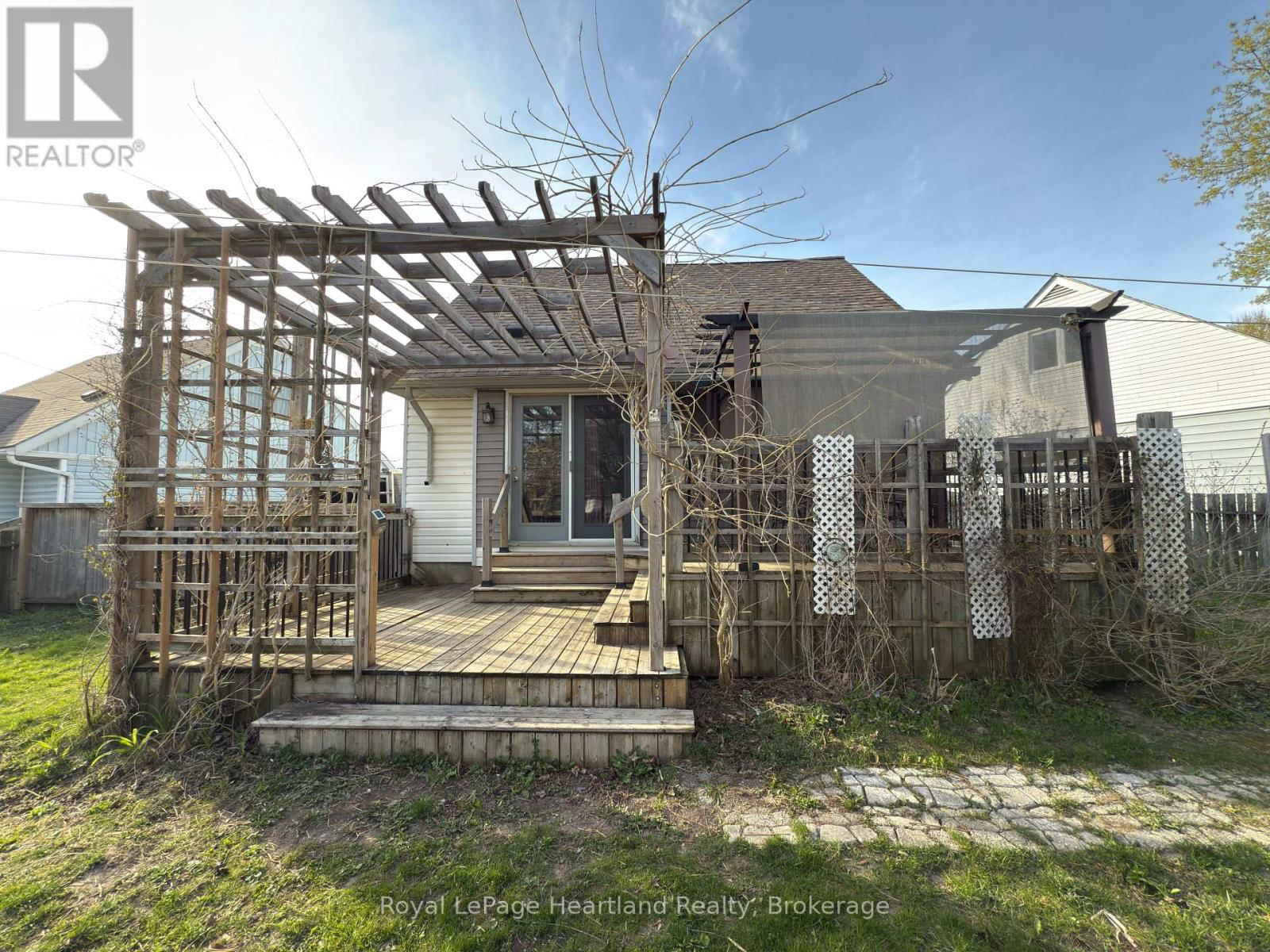 32 REGINA ROAD Image 26