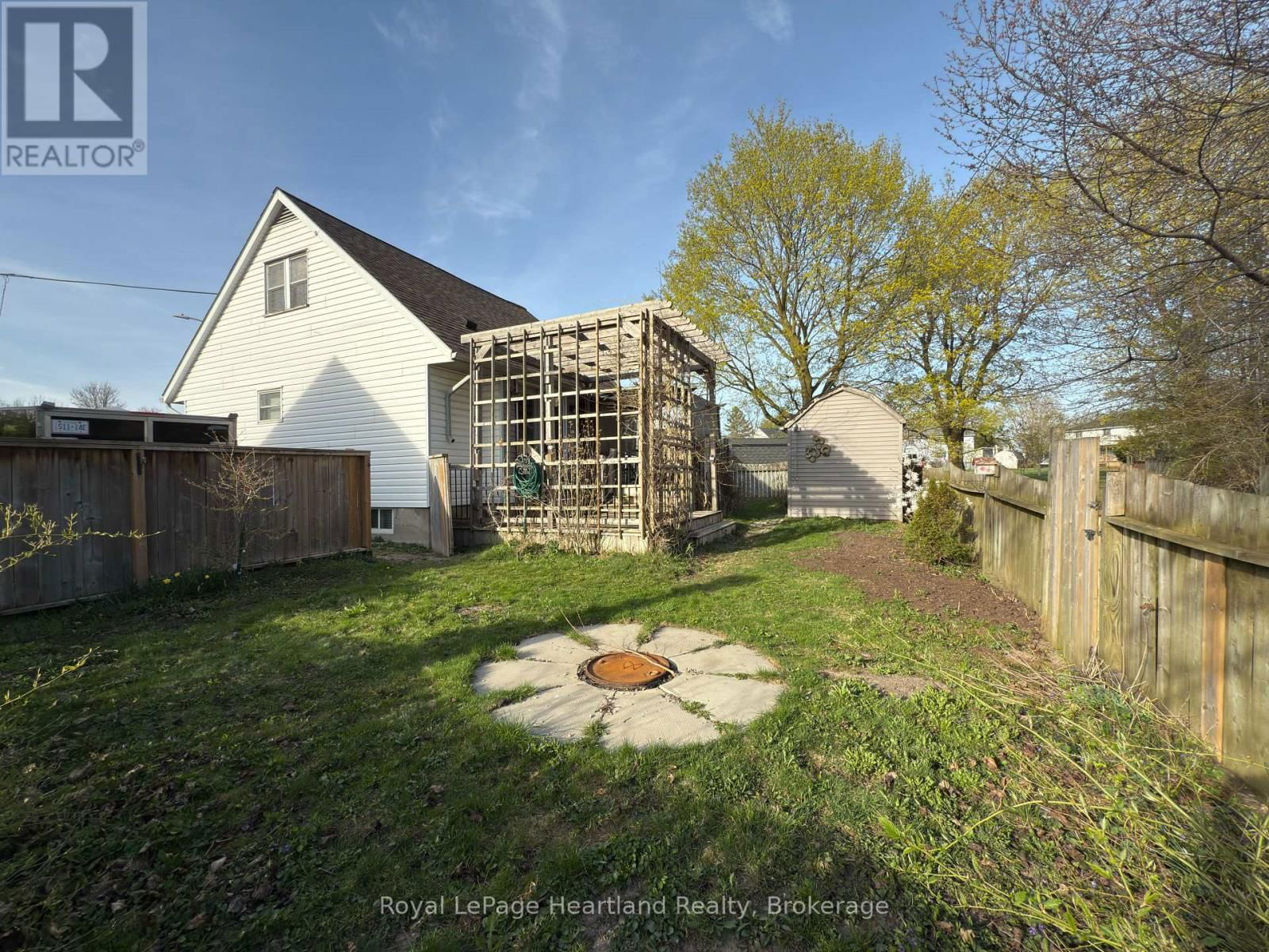 32 REGINA ROAD Image 30