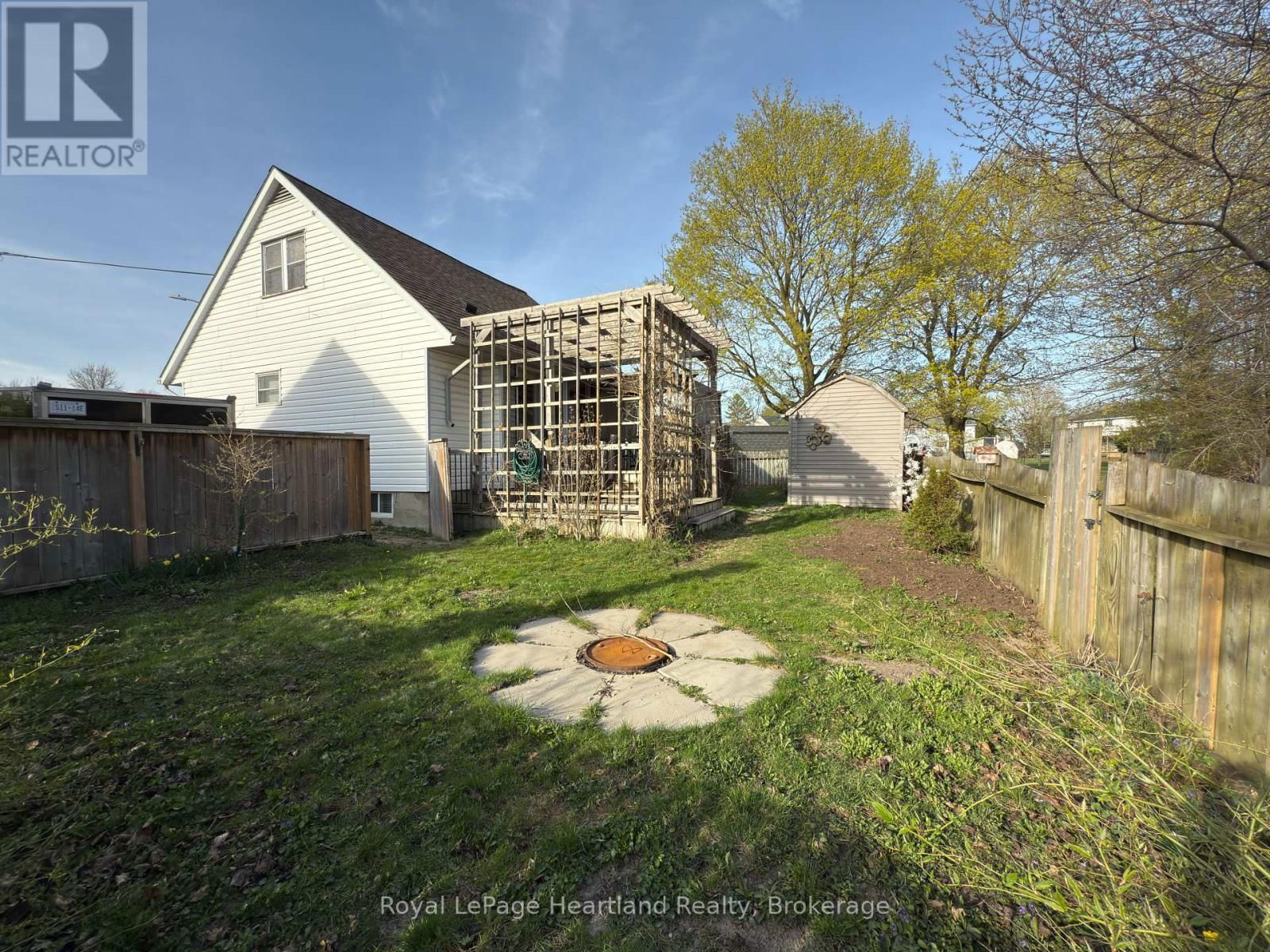 32 REGINA ROAD Image 31