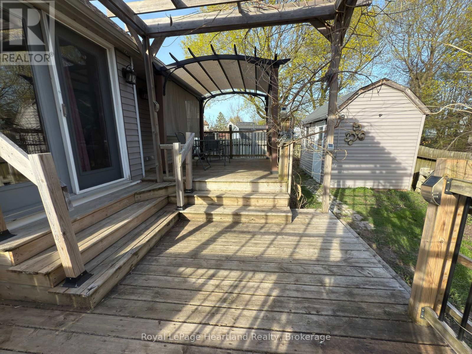 32 REGINA ROAD Image 34