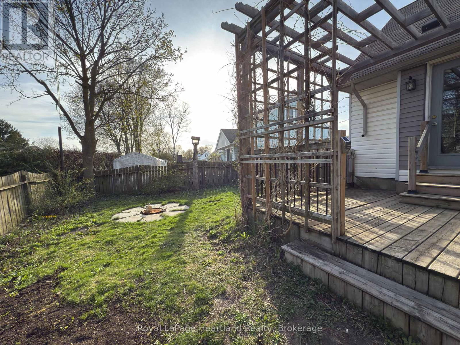 32 REGINA ROAD Image 37