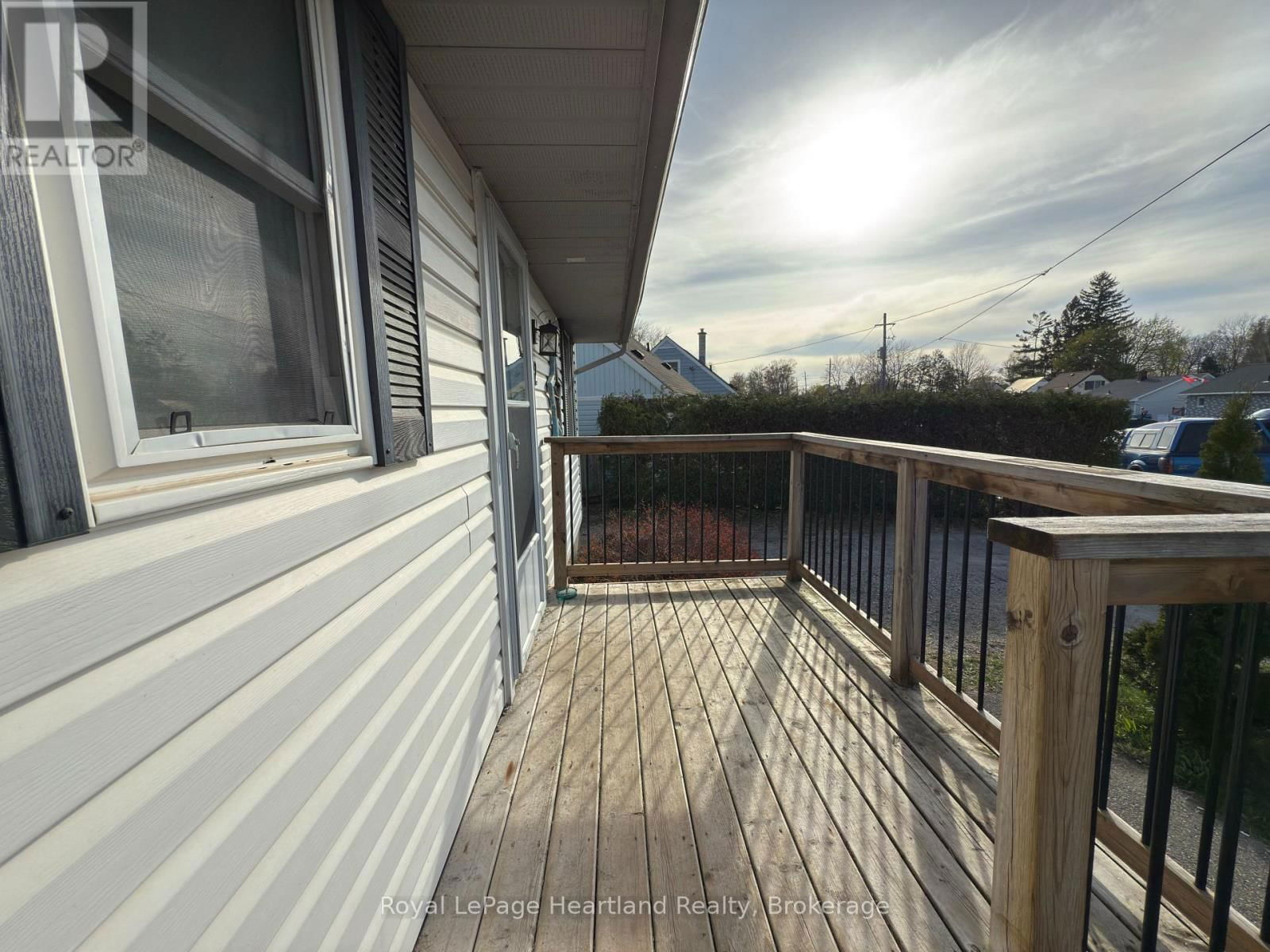 32 REGINA ROAD Image 4