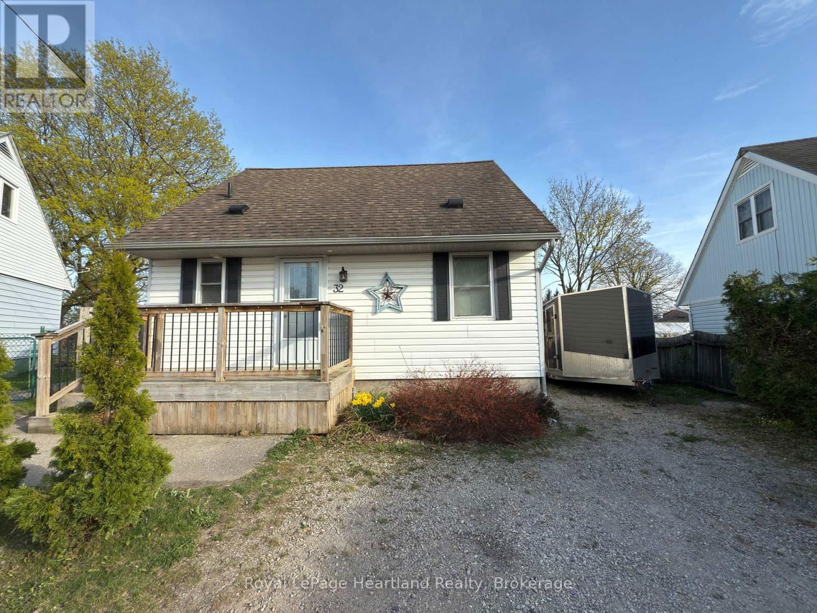 32 REGINA ROAD Image 40