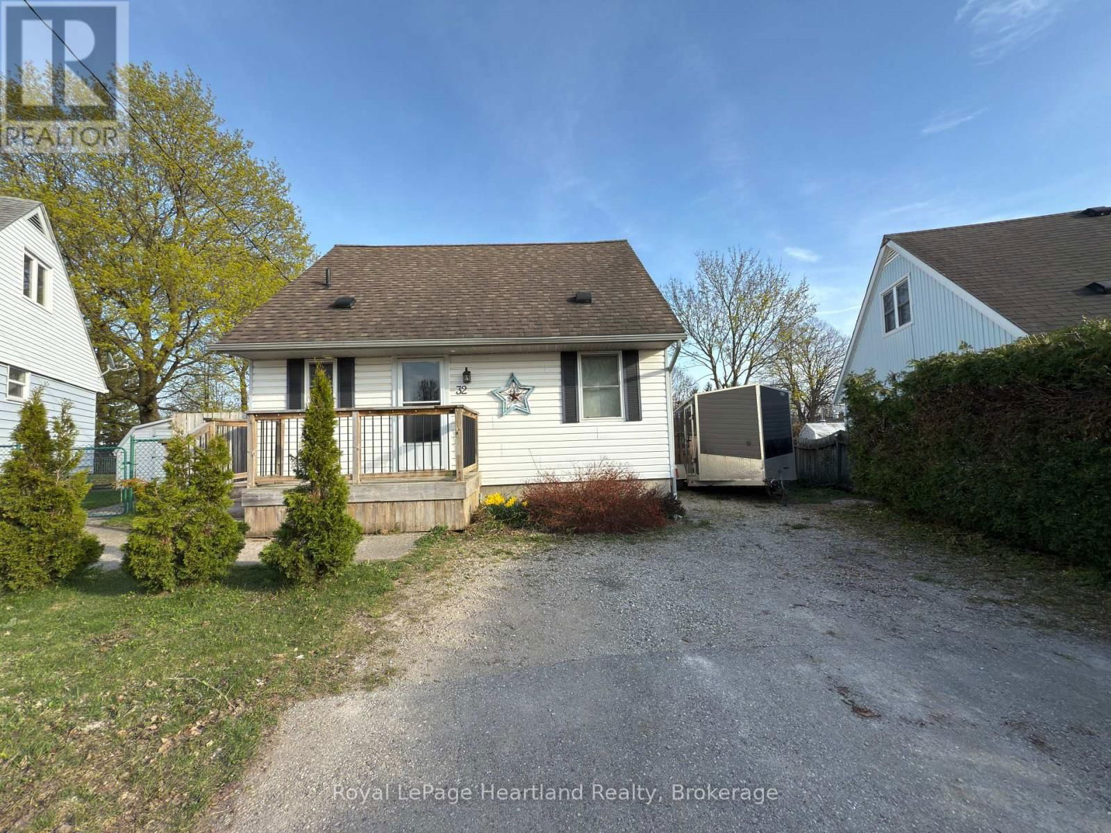 32 REGINA ROAD Image 42