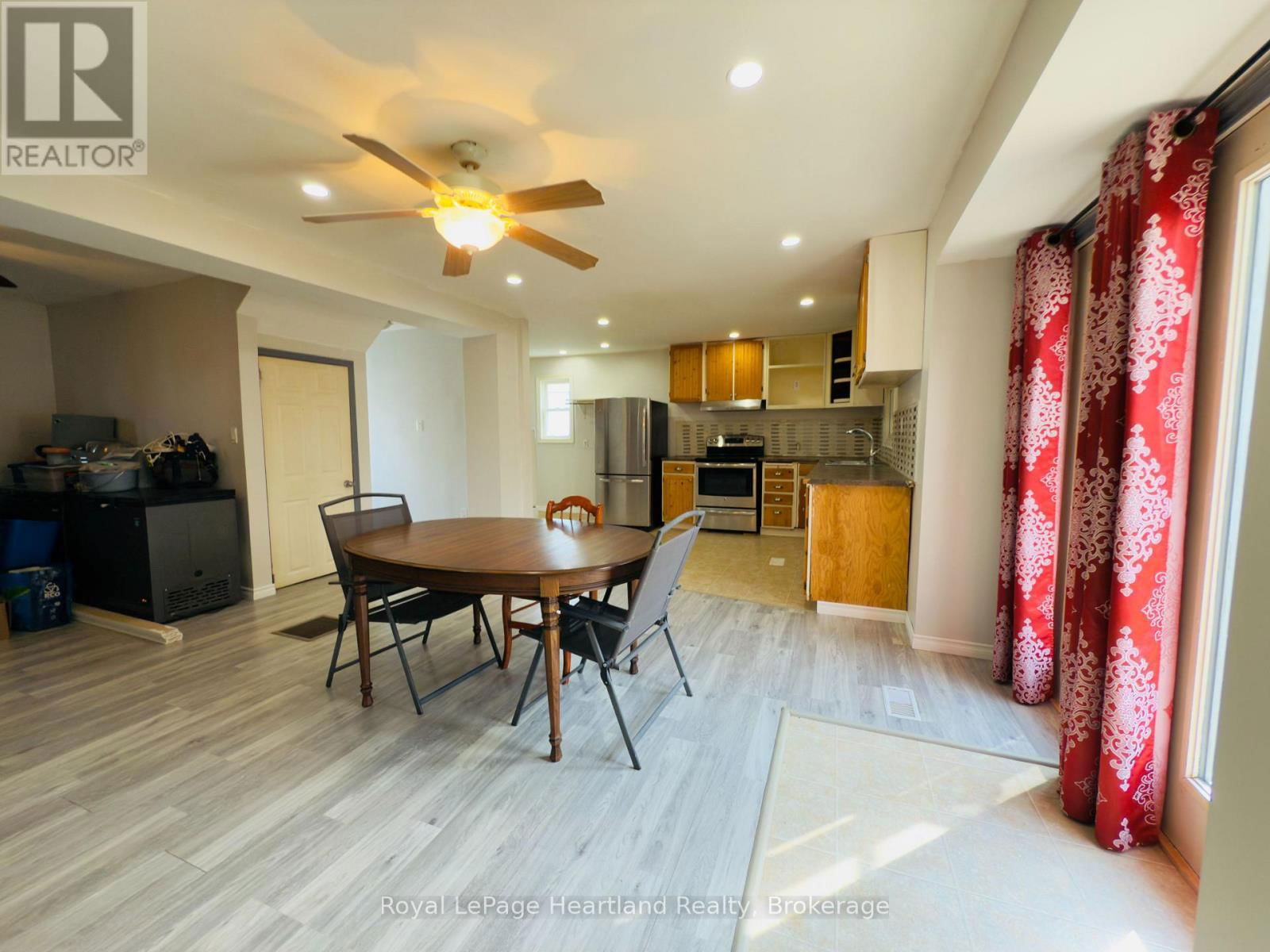 32 REGINA ROAD Image 7