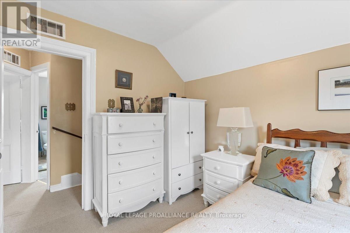 108 INKERMAN STREET Image 27