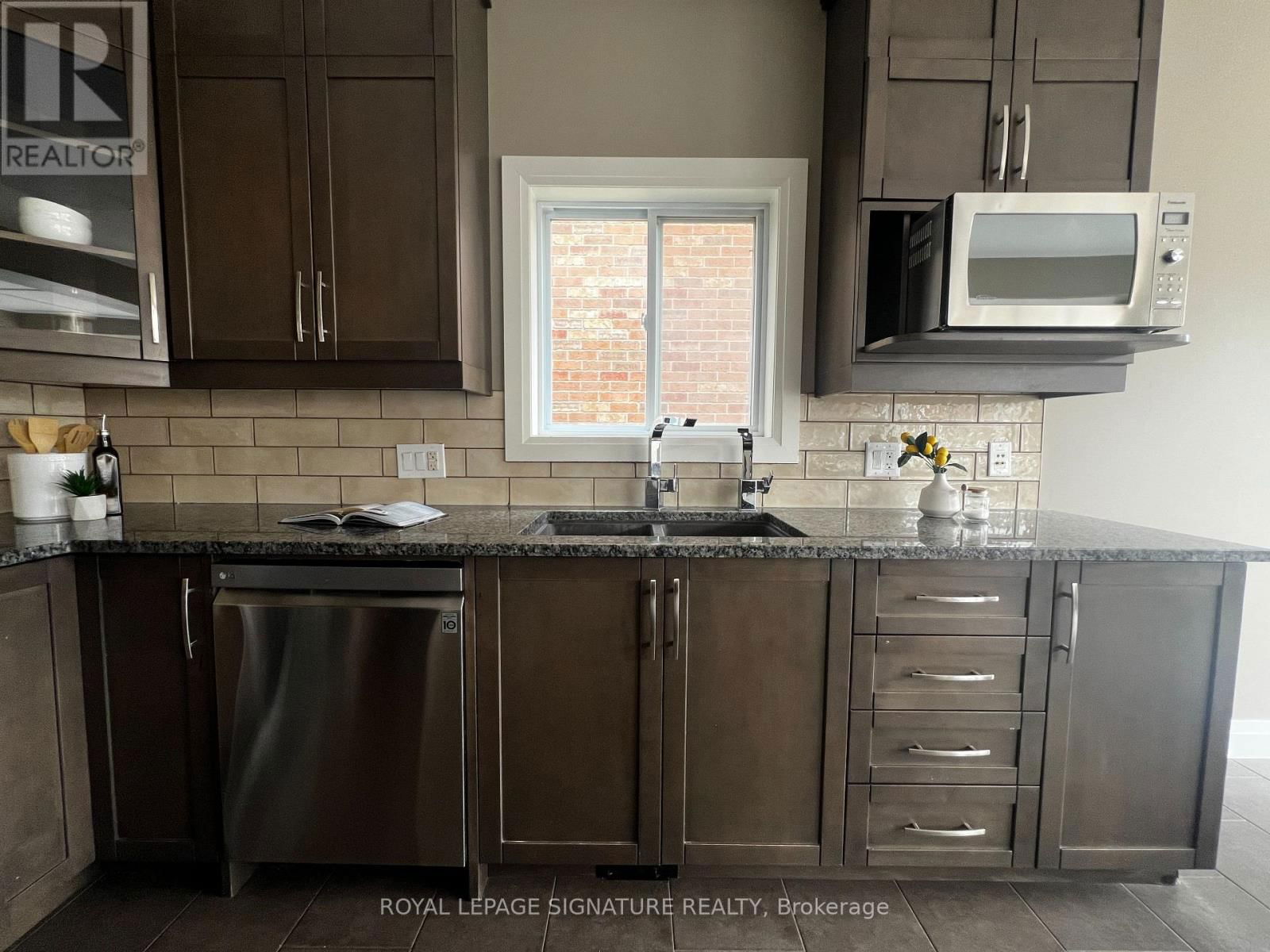593 PINERY TRAIL Image 9