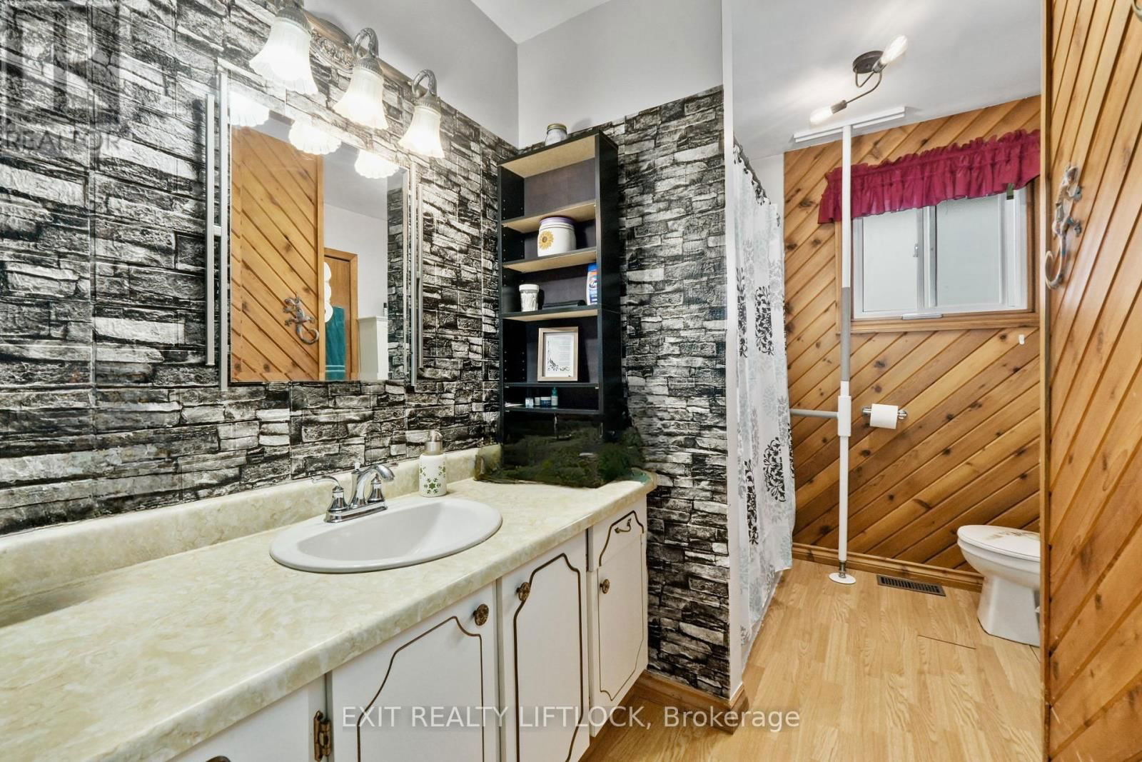 1688 TARA ROAD Image 43