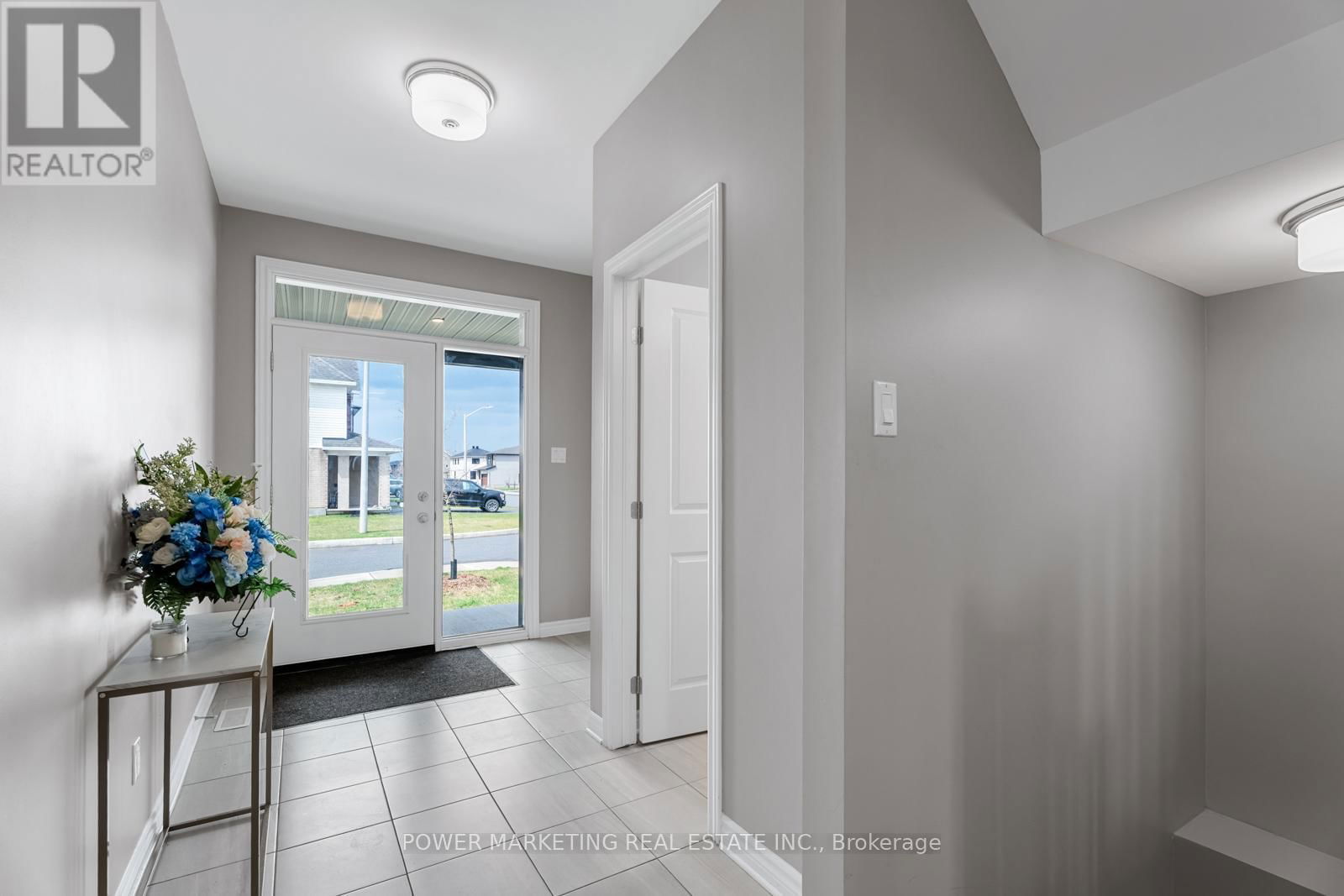 848 SNOWDROP CRESCENT Image 3
