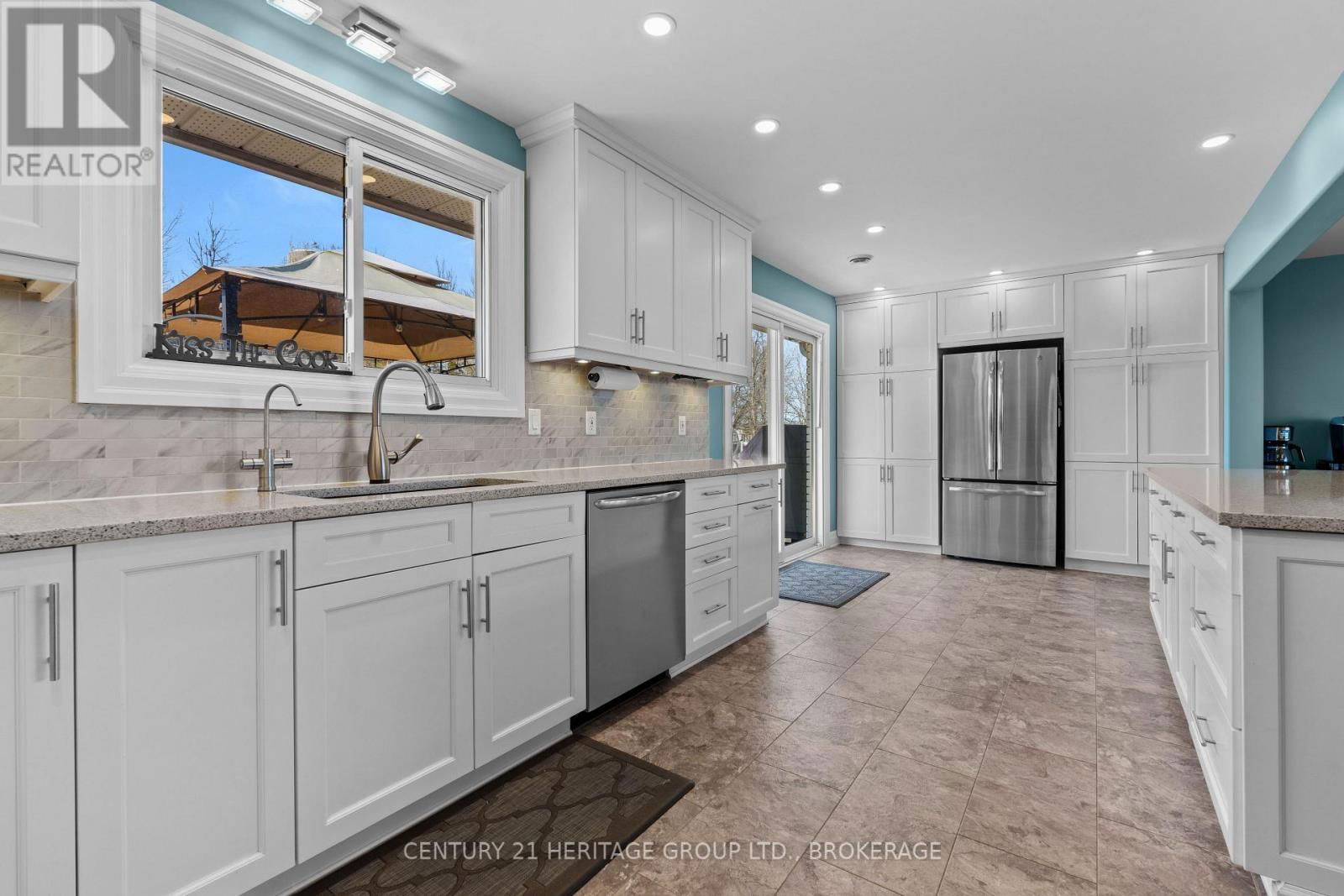 415 SHANE STREET Image 14